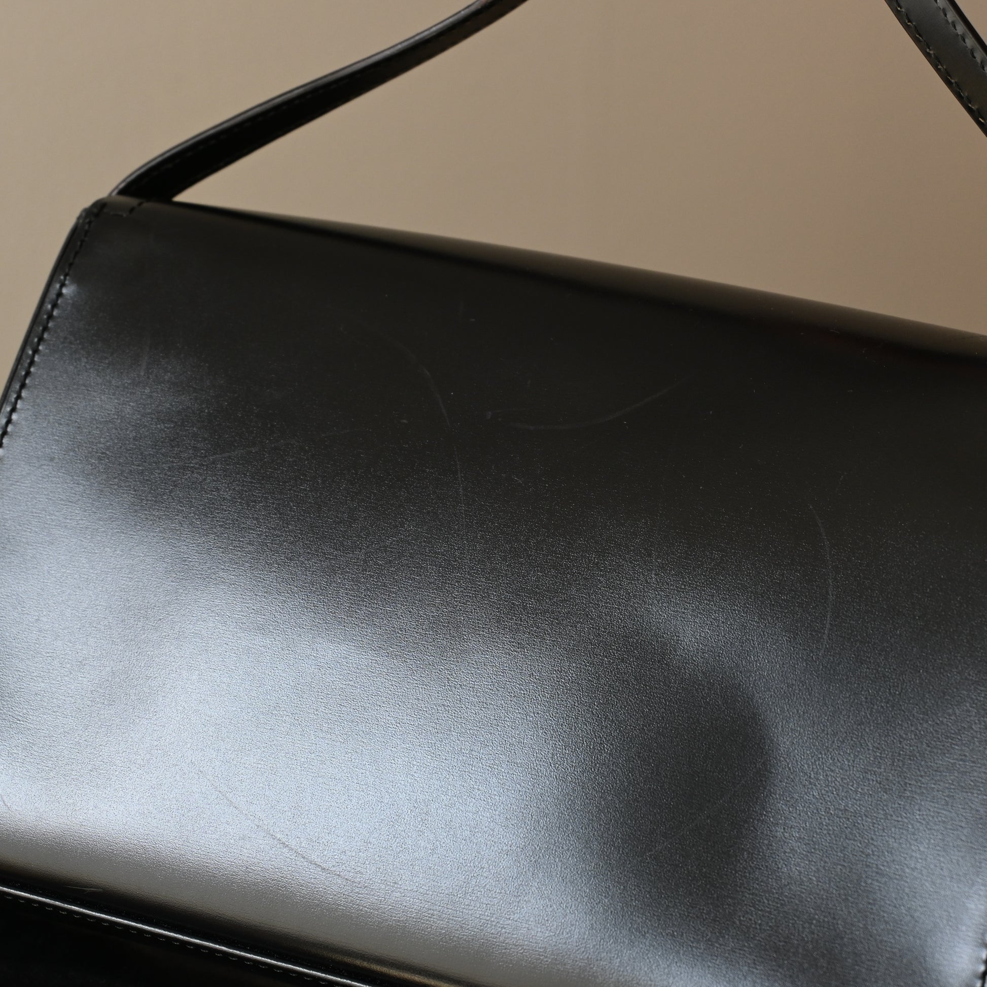 Loewe Shoulder Bag Calfskin - Leluxe Vintage Sdn. Bhd.