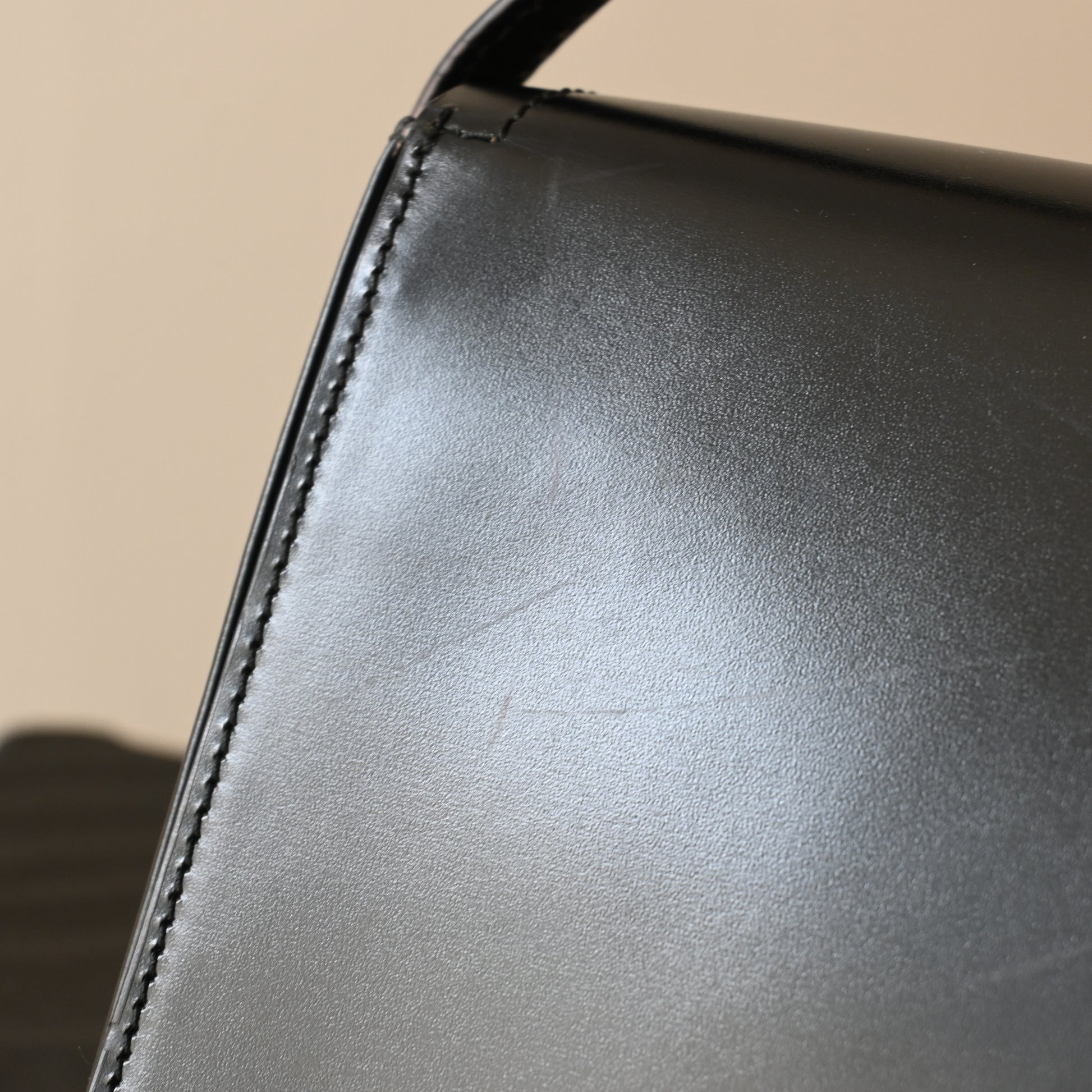 Loewe Shoulder Bag Calfskin - Leluxe Vintage Sdn. Bhd.
