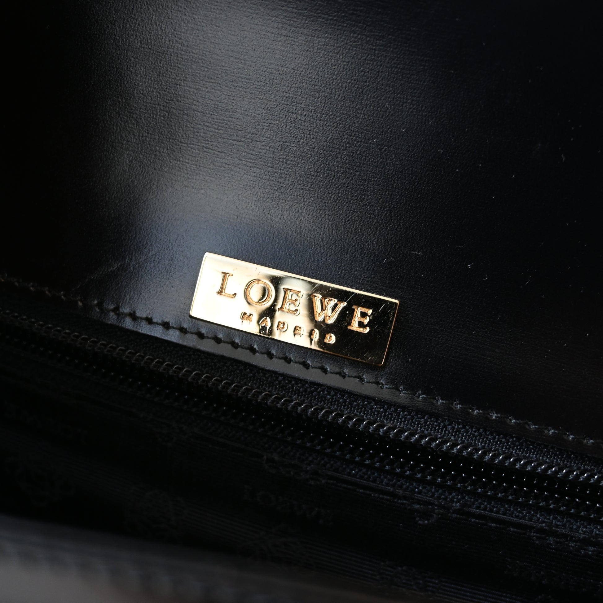 Loewe Shoulder Bag Calfskin - Leluxe Vintage Sdn. Bhd.