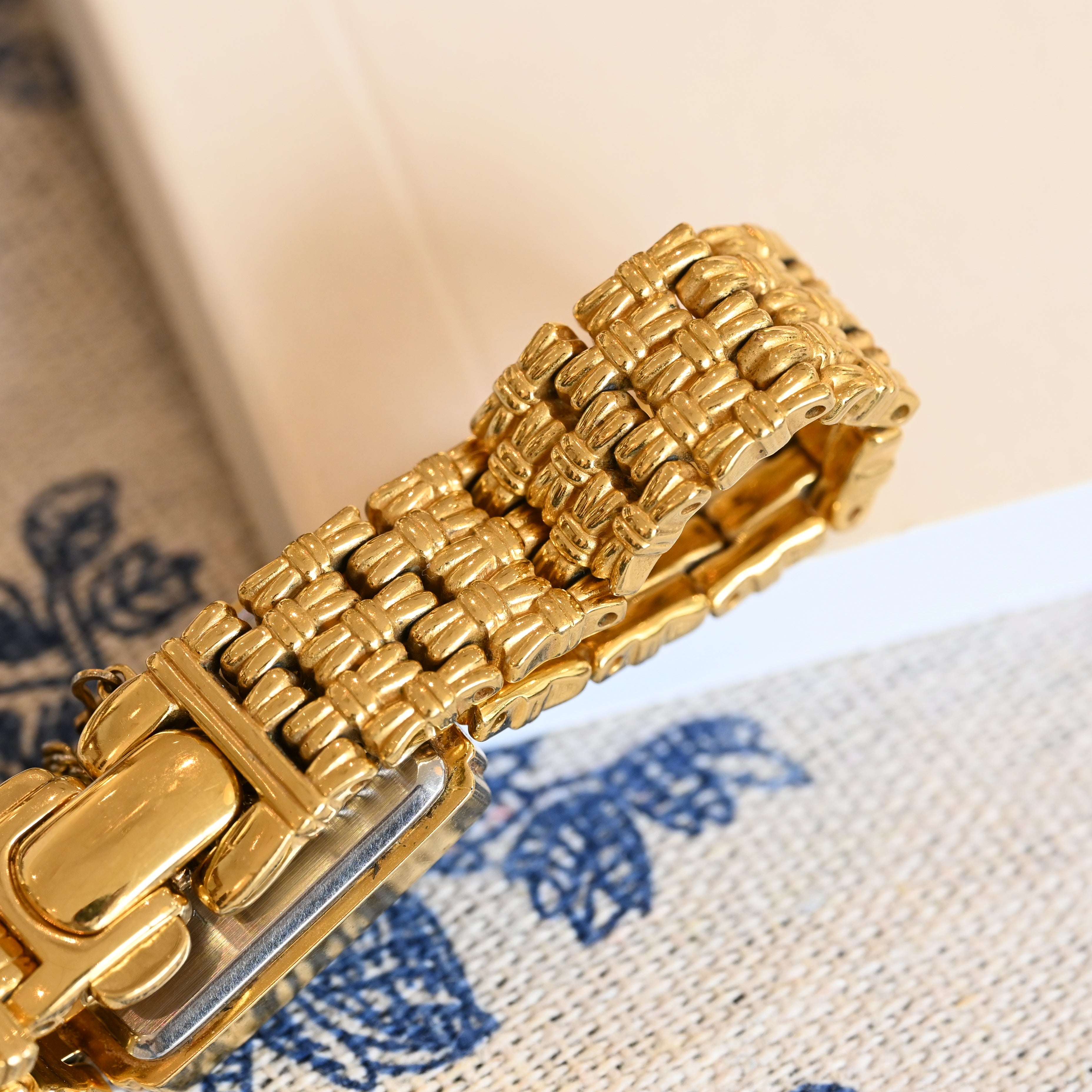 Seiko 1F21-5F40 Woven Link Bracelet Tank Watch
