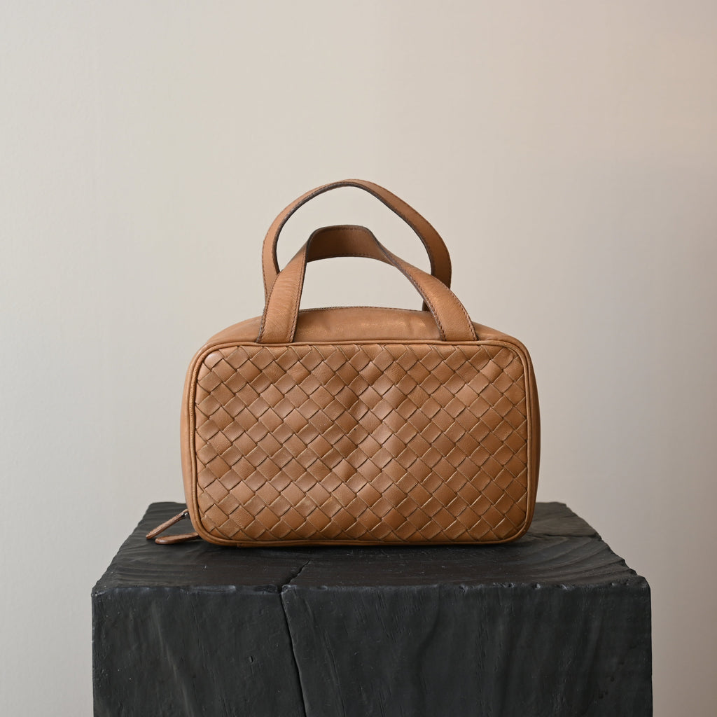 Bottega Veneta Intrecciato Leather Handbag - Leluxe Vintage Sdn. Bhd.