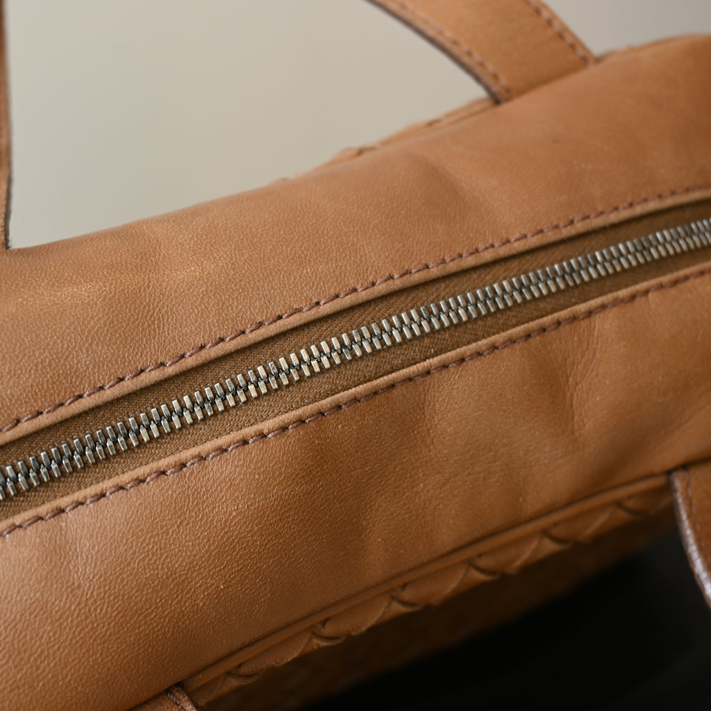 Bottega Veneta Intrecciato Leather Handbag - Leluxe Vintage Sdn. Bhd.