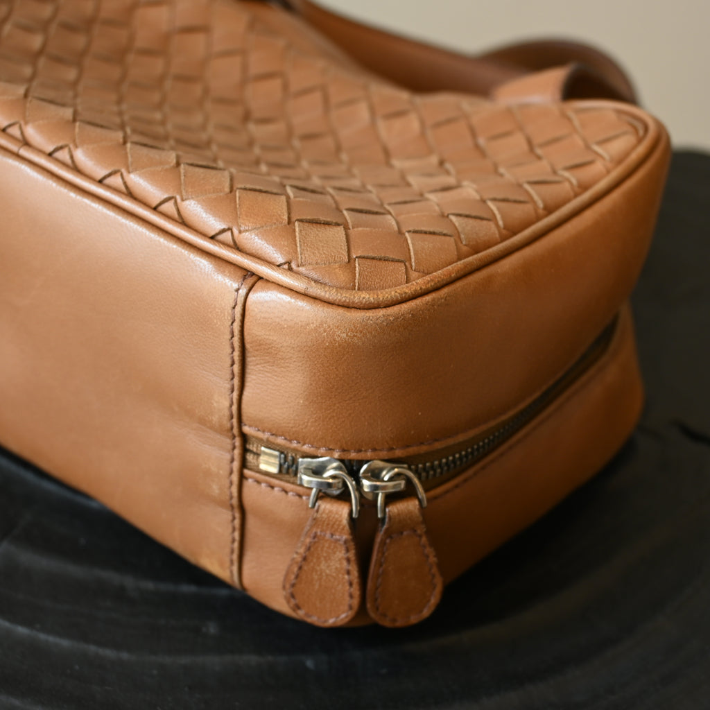Bottega Veneta Intrecciato Leather Handbag - Leluxe Vintage Sdn. Bhd.