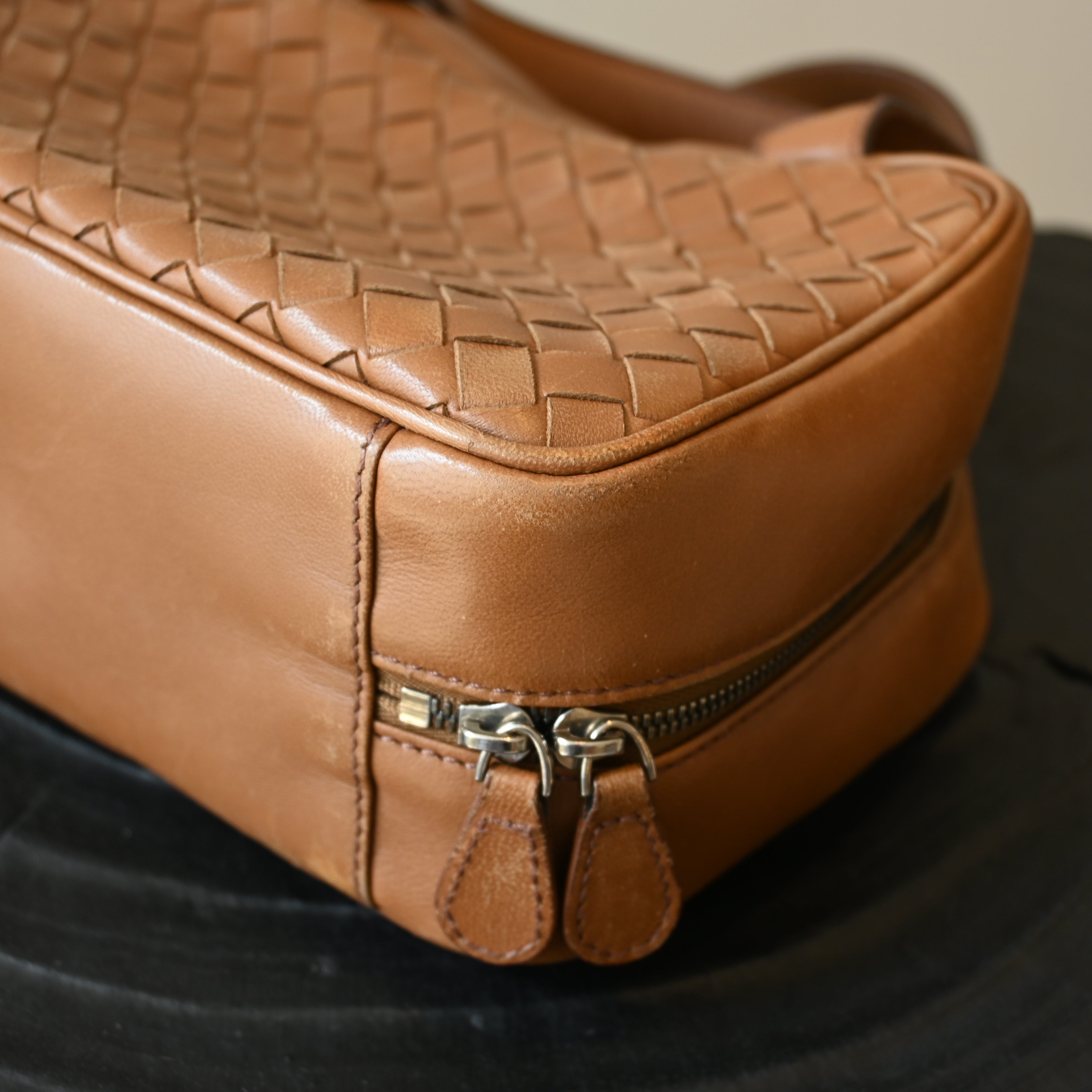 Bottega Veneta Intrecciato Leather Handbag - Leluxe Vintage Sdn. Bhd.