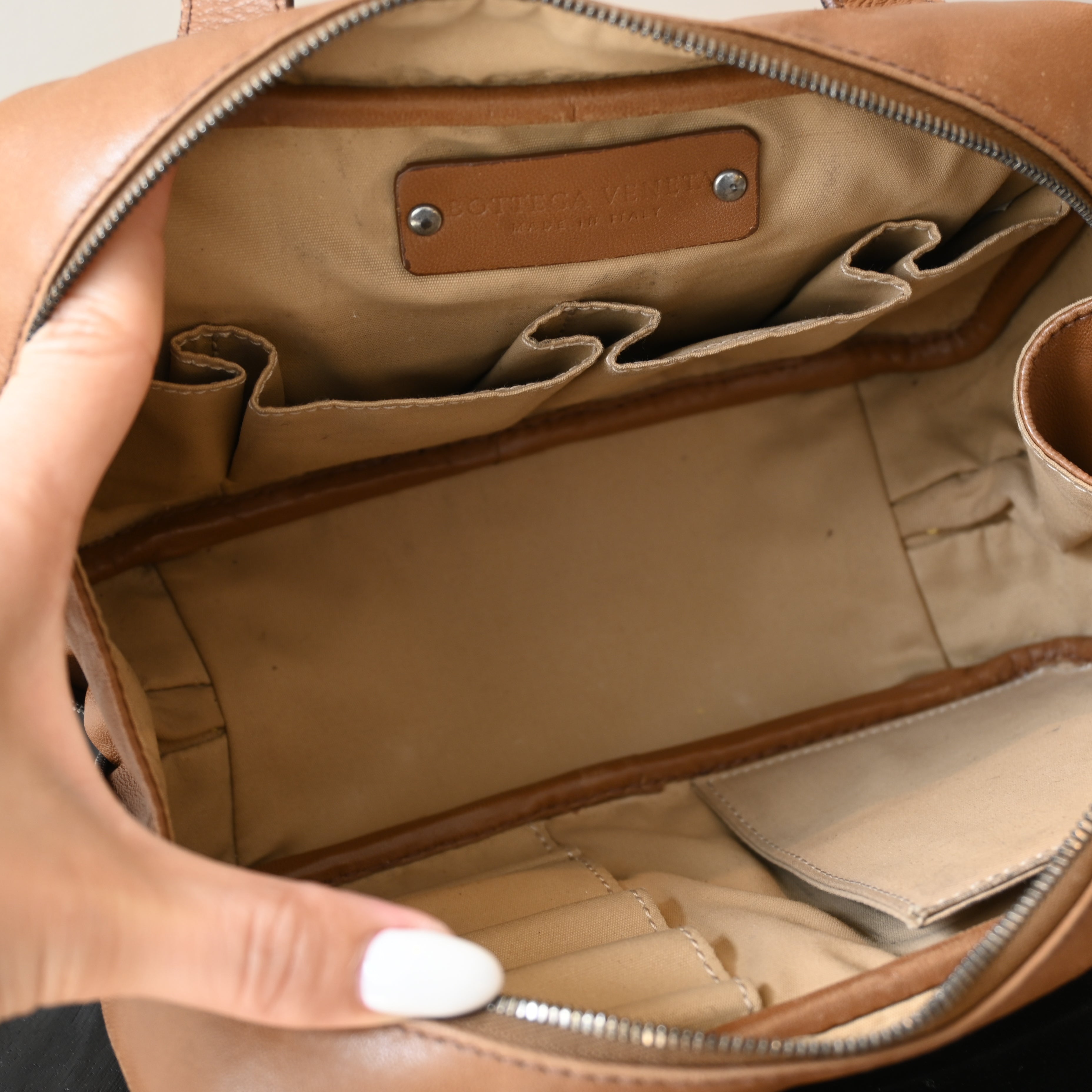 Bottega Veneta Intrecciato Leather Handbag - Leluxe Vintage Sdn. Bhd.