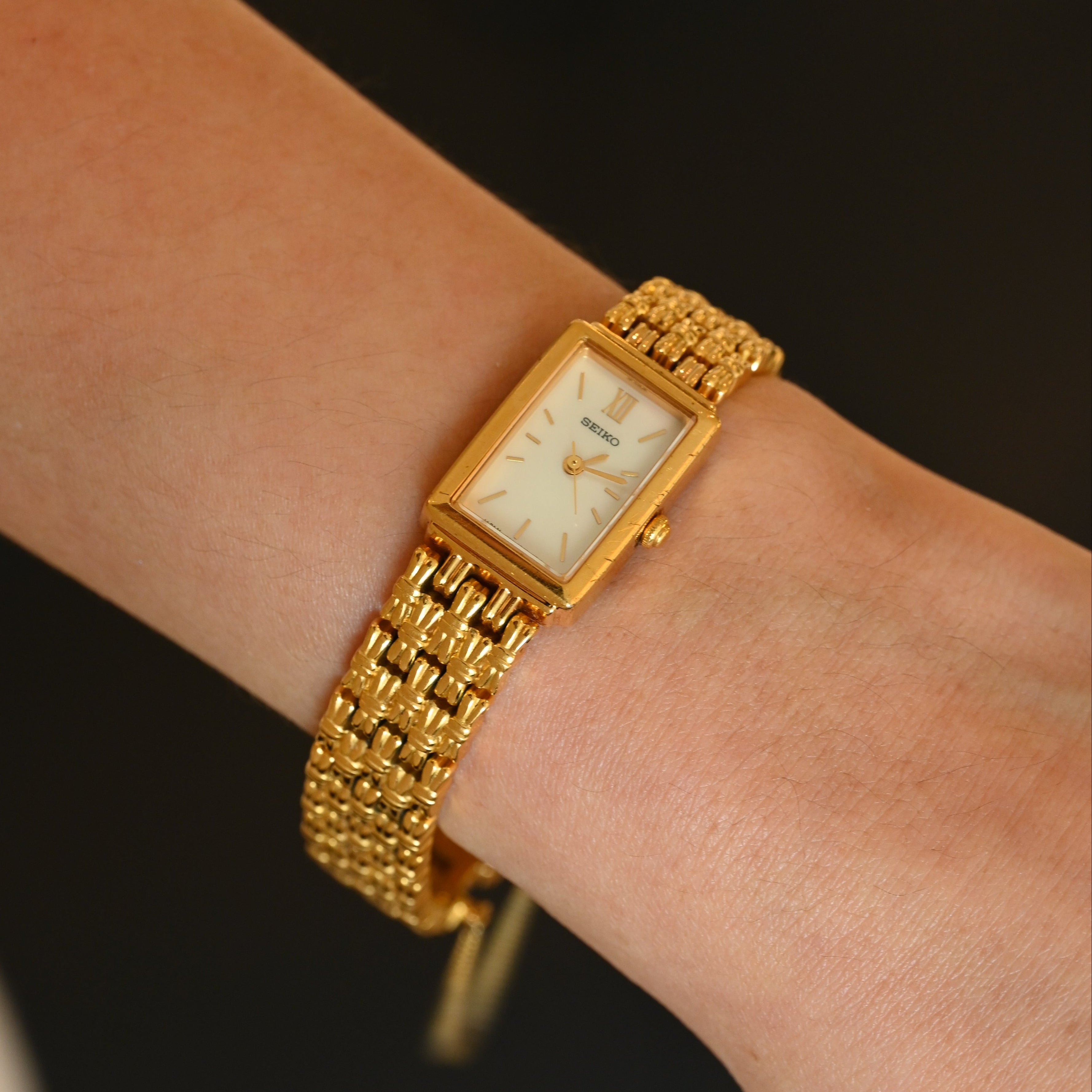 Seiko 1F21-5F40 Woven Link Bracelet Tank Watch