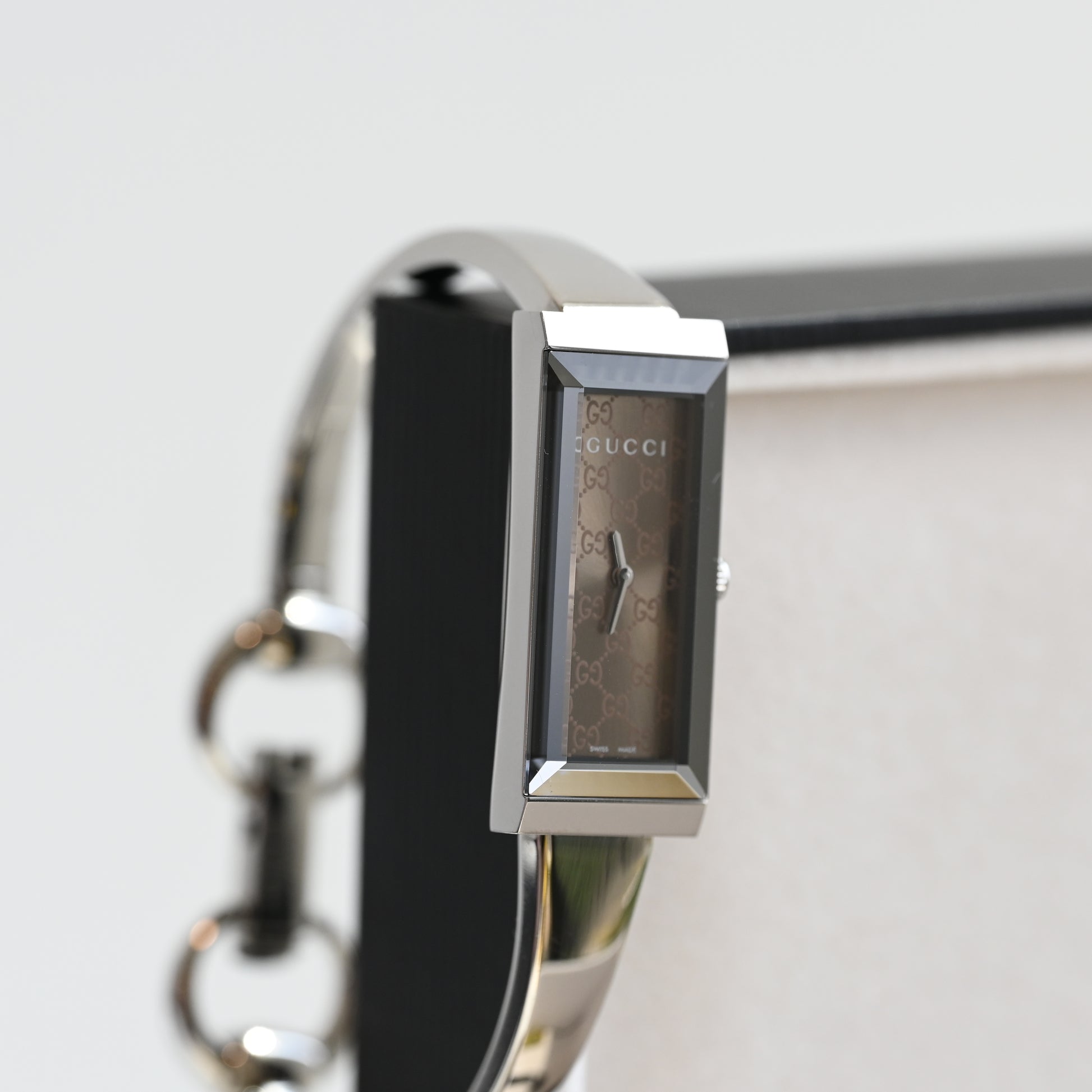 Gucci G-Frame 127.5 18801872 - Leluxe Vintage Sdn. Bhd.