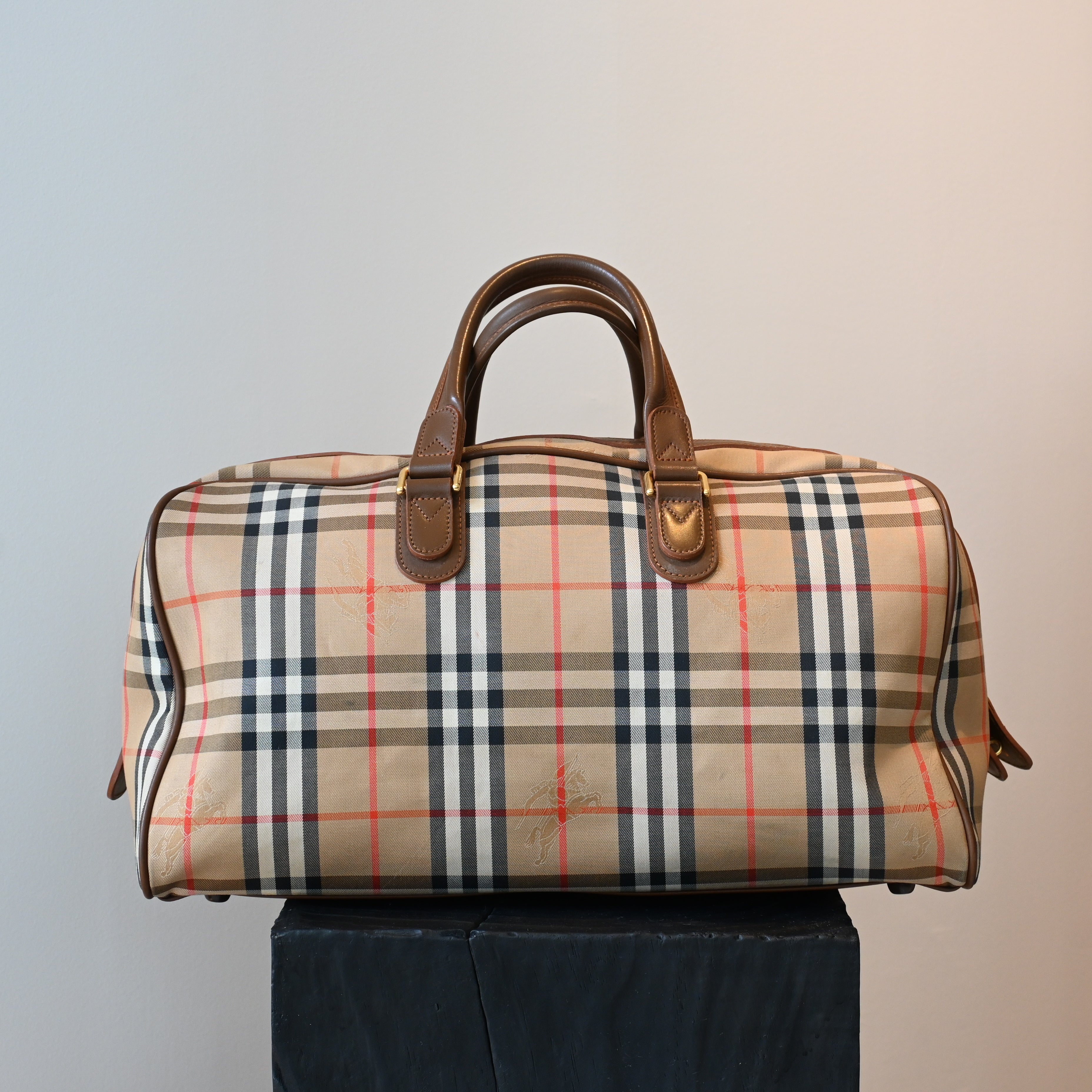 Burberry Vintage Nova Check Coated Canvas Boston Bag 43 – Leluxe
