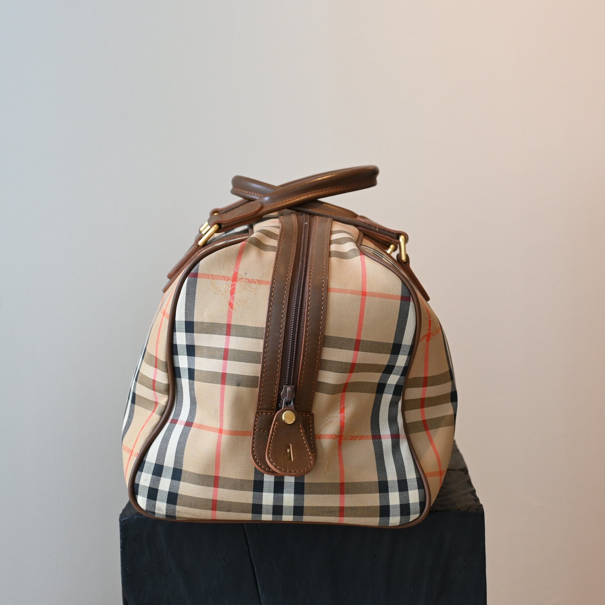 Burberry Nova Check Boston 43 - Leluxe Vintage Sdn. Bhd.
