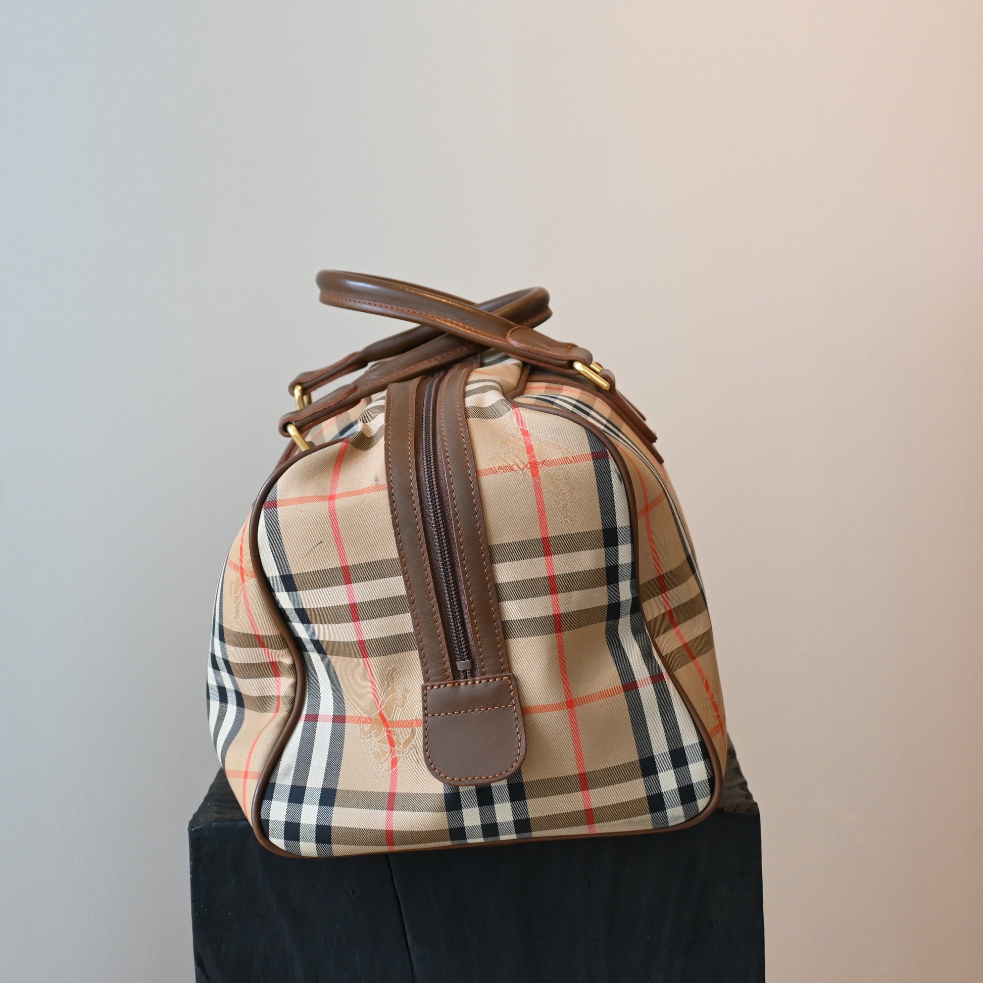 Burberry Nova Check Boston 43 - Leluxe Vintage Sdn. Bhd.