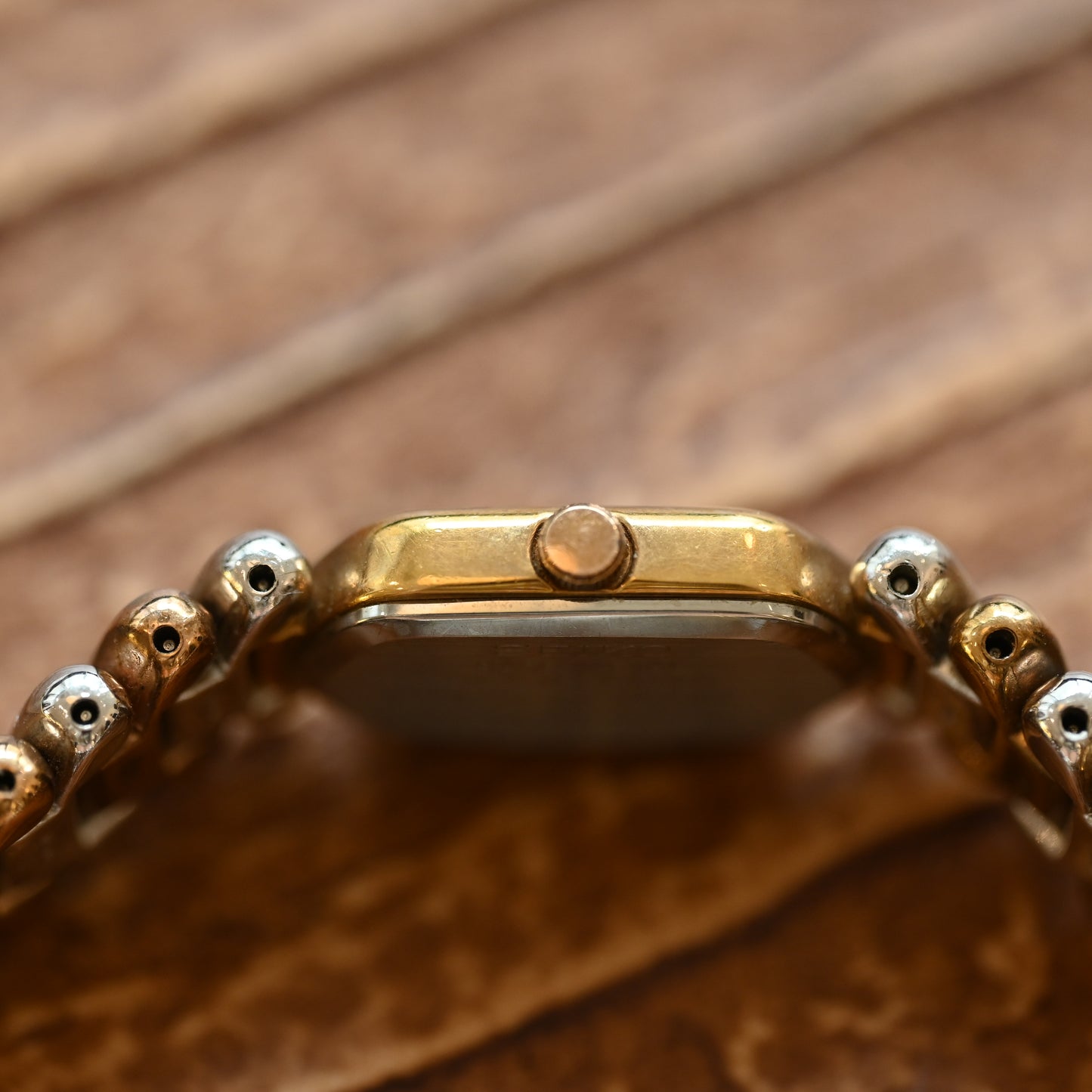 Seiko 2E20-562A Watch