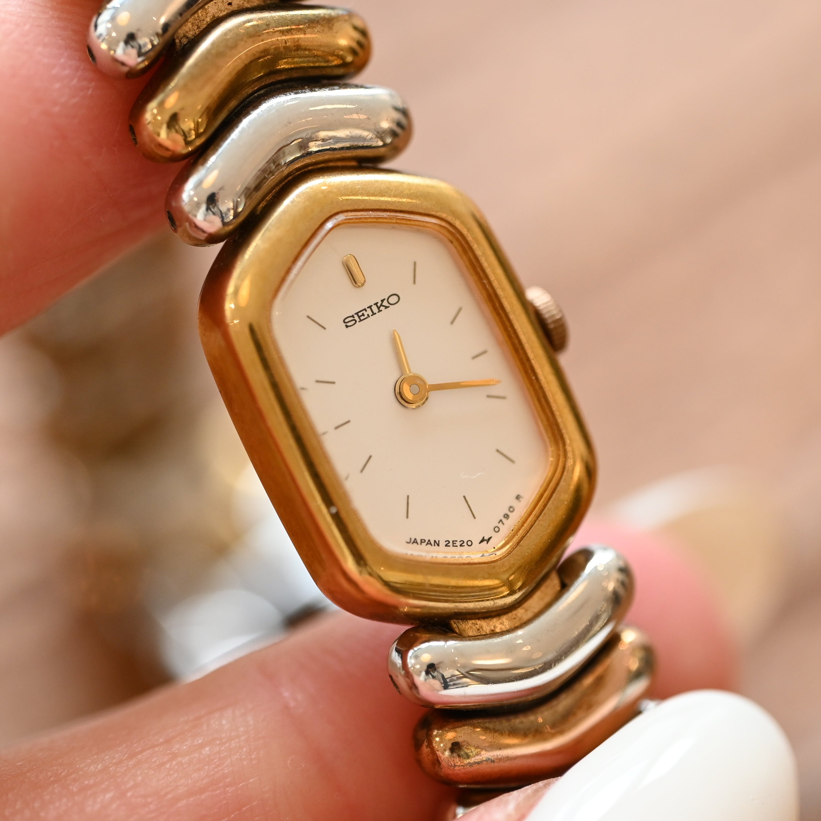 Seiko 2E20-562A Watch - Leluxe Vintage Sdn. Bhd.