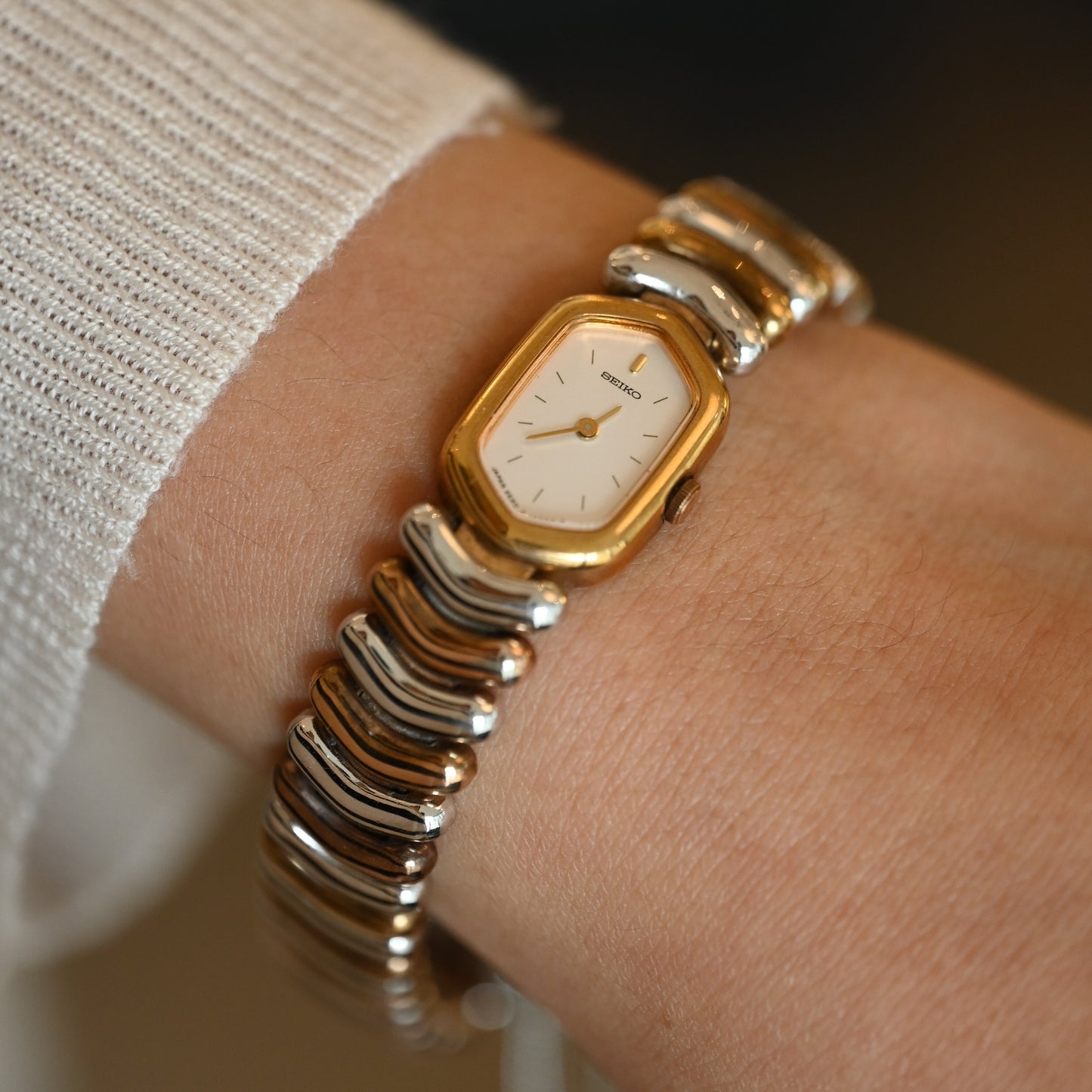 Seiko 2E20-562A Watch