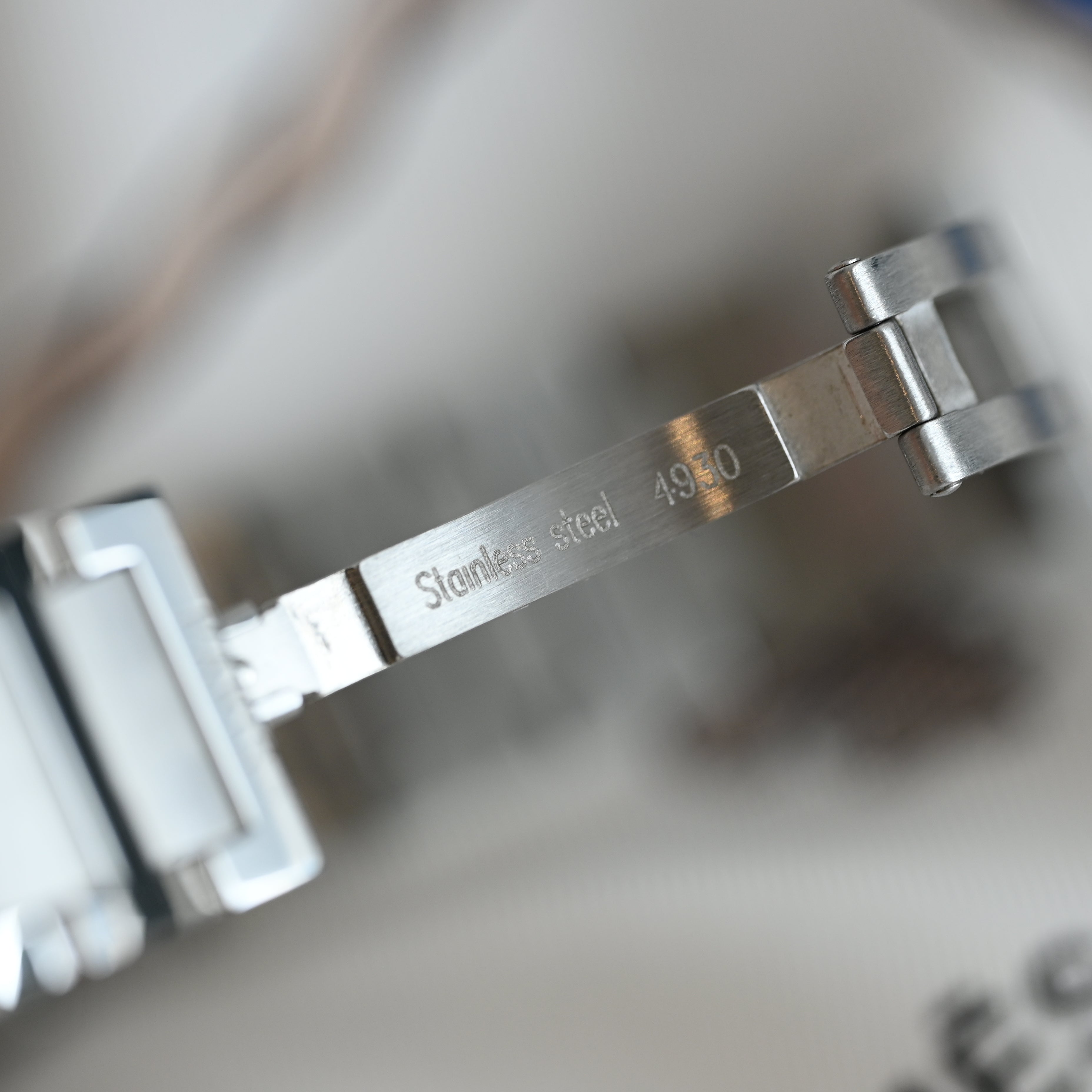 Hermès Nomad Watch N01.210 - Leluxe Vintage Sdn. Bhd.