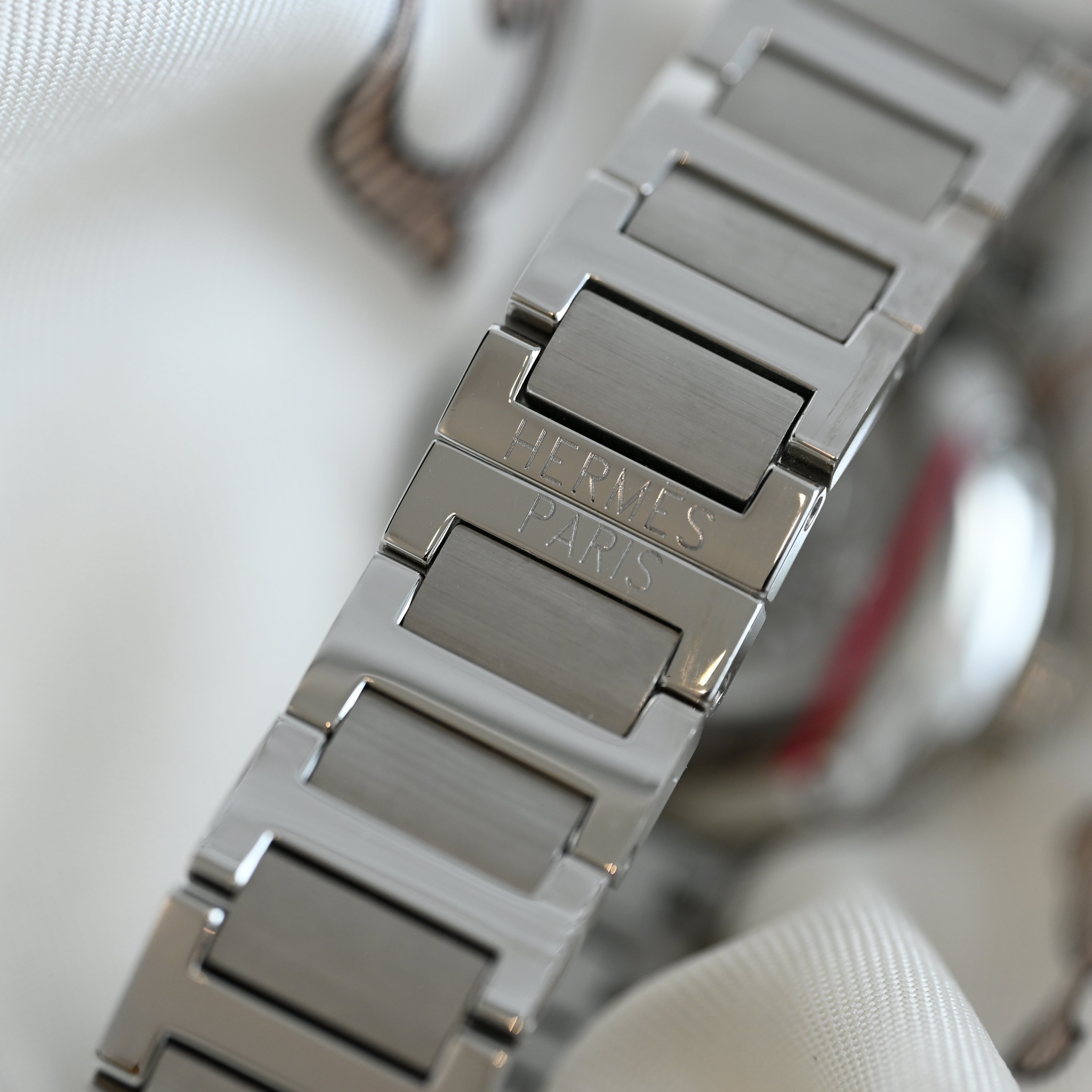 Hermès Nomad Watch N01.210 - Leluxe Vintage Sdn. Bhd.