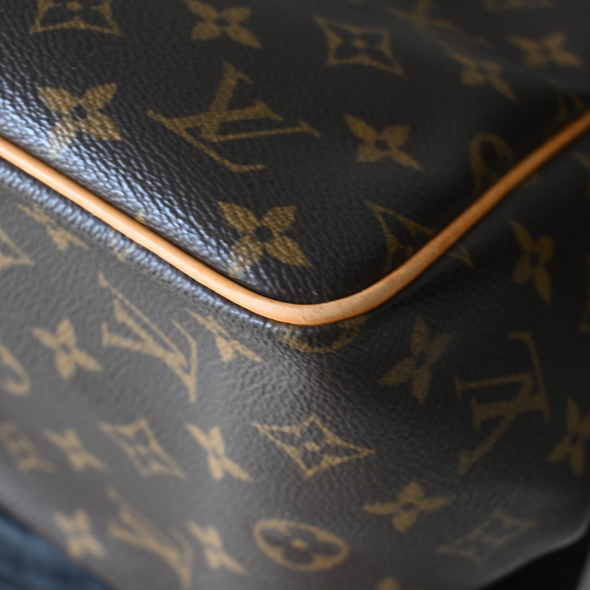 Louis Vuitton Batignolles Bag - Leluxe Vintage Sdn. Bhd.