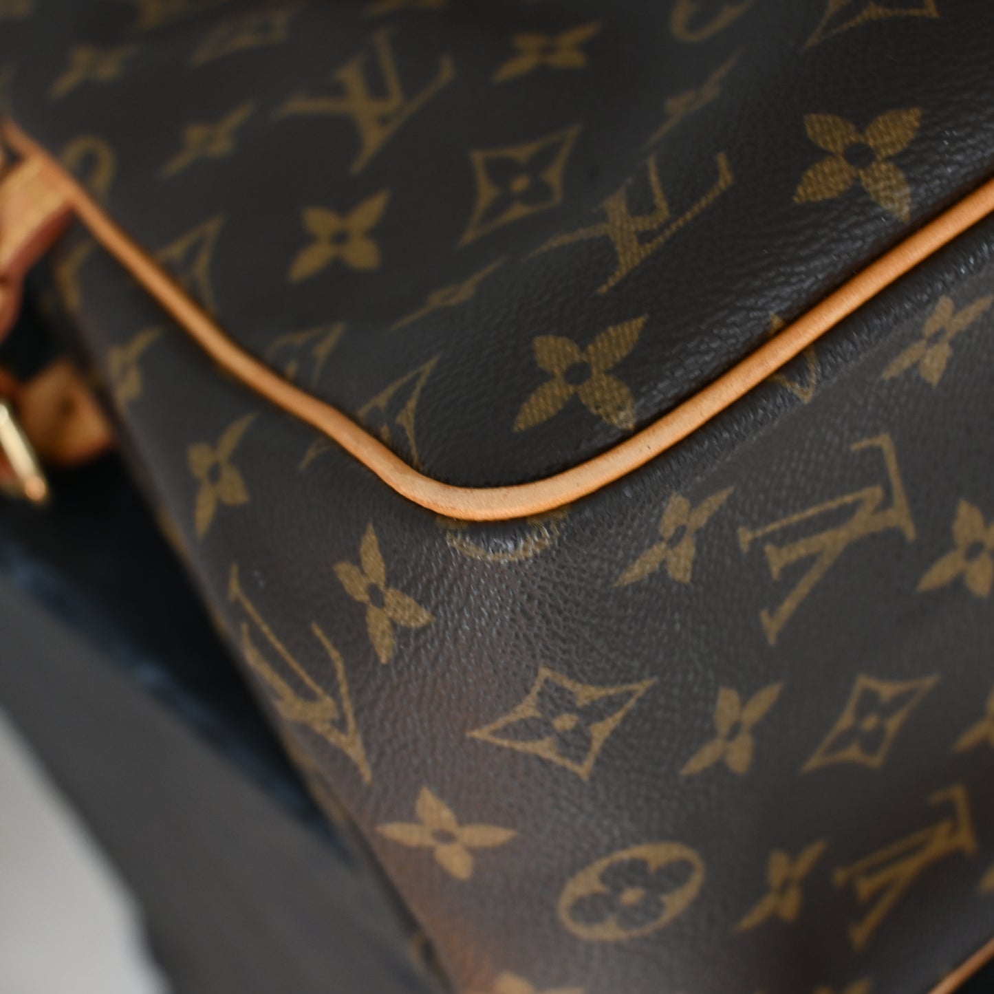 Louis Vuitton Batignolles Bag - Leluxe Vintage Sdn. Bhd.