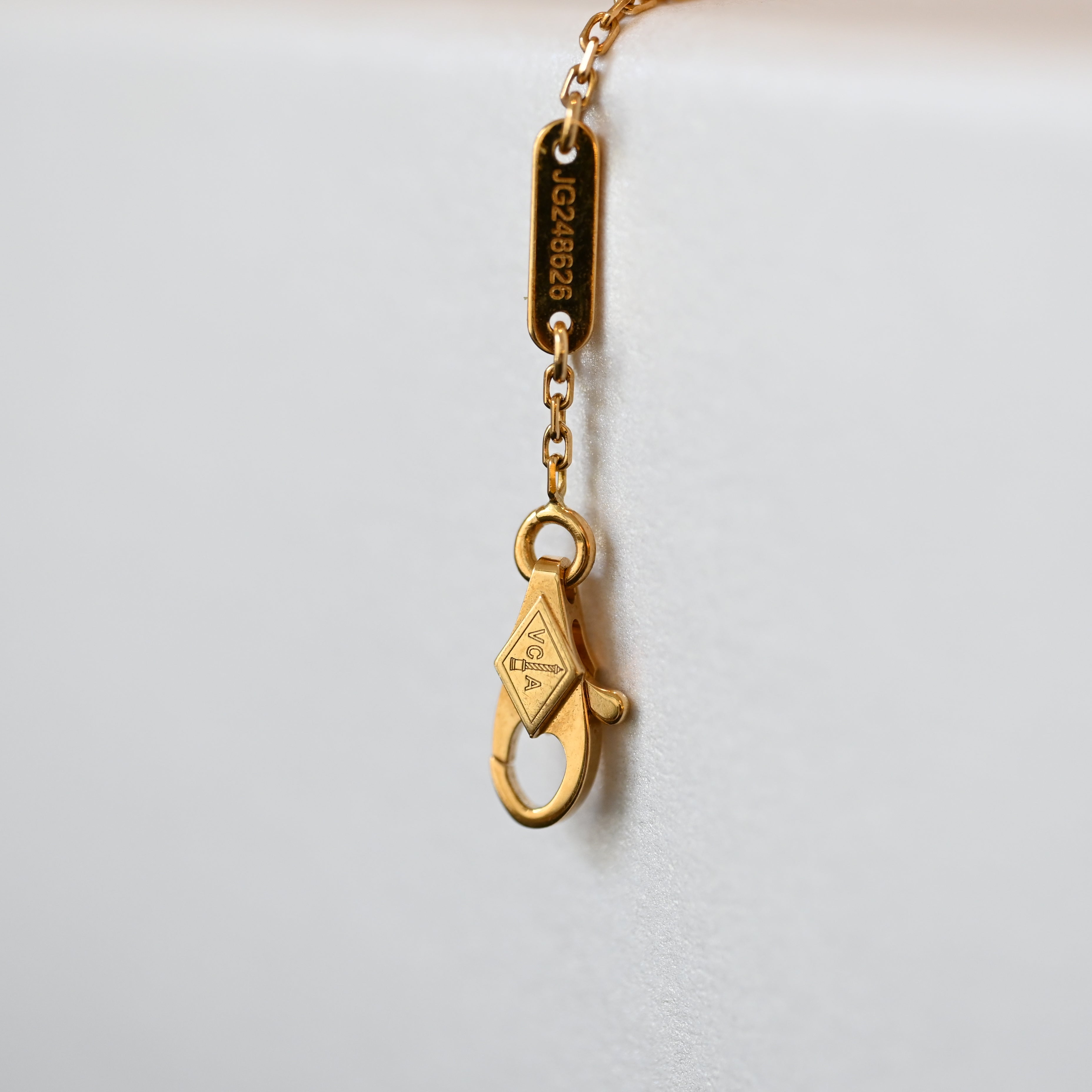 Van Cleef Sweet Alhambra Bracelet YG White Mother of Pearl - Leluxe Vintage Sdn. Bhd.