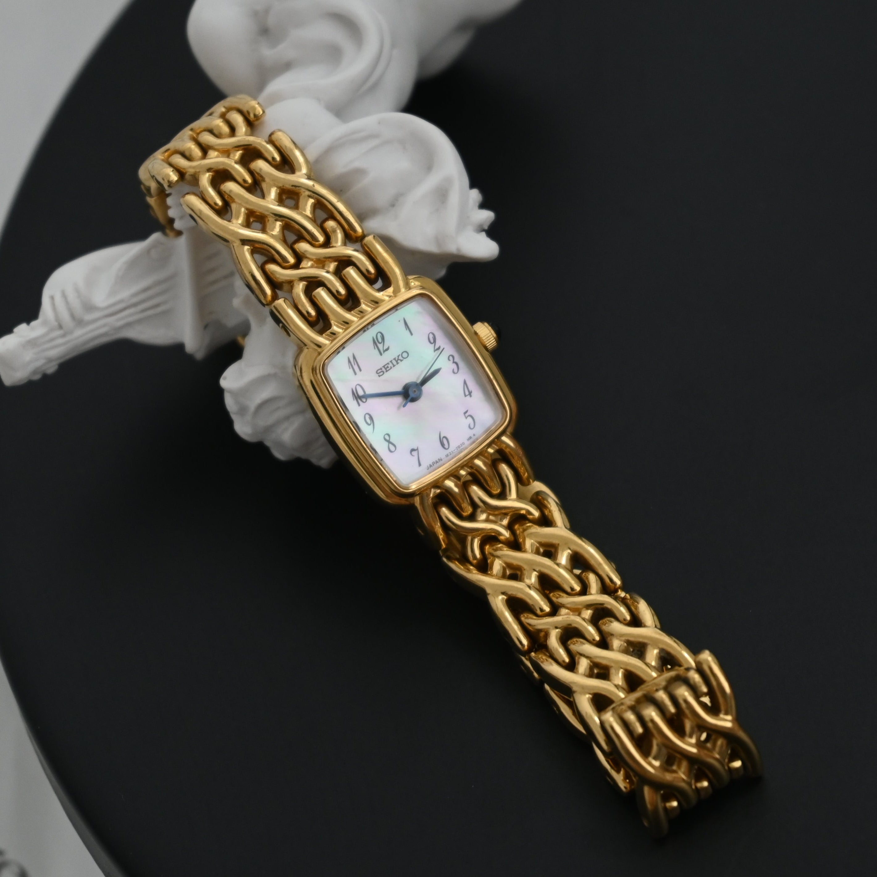 Seiko Wrist Watch White Dial ref. Y150-5P10 160051 - Leluxe Vintage Sdn. Bhd.