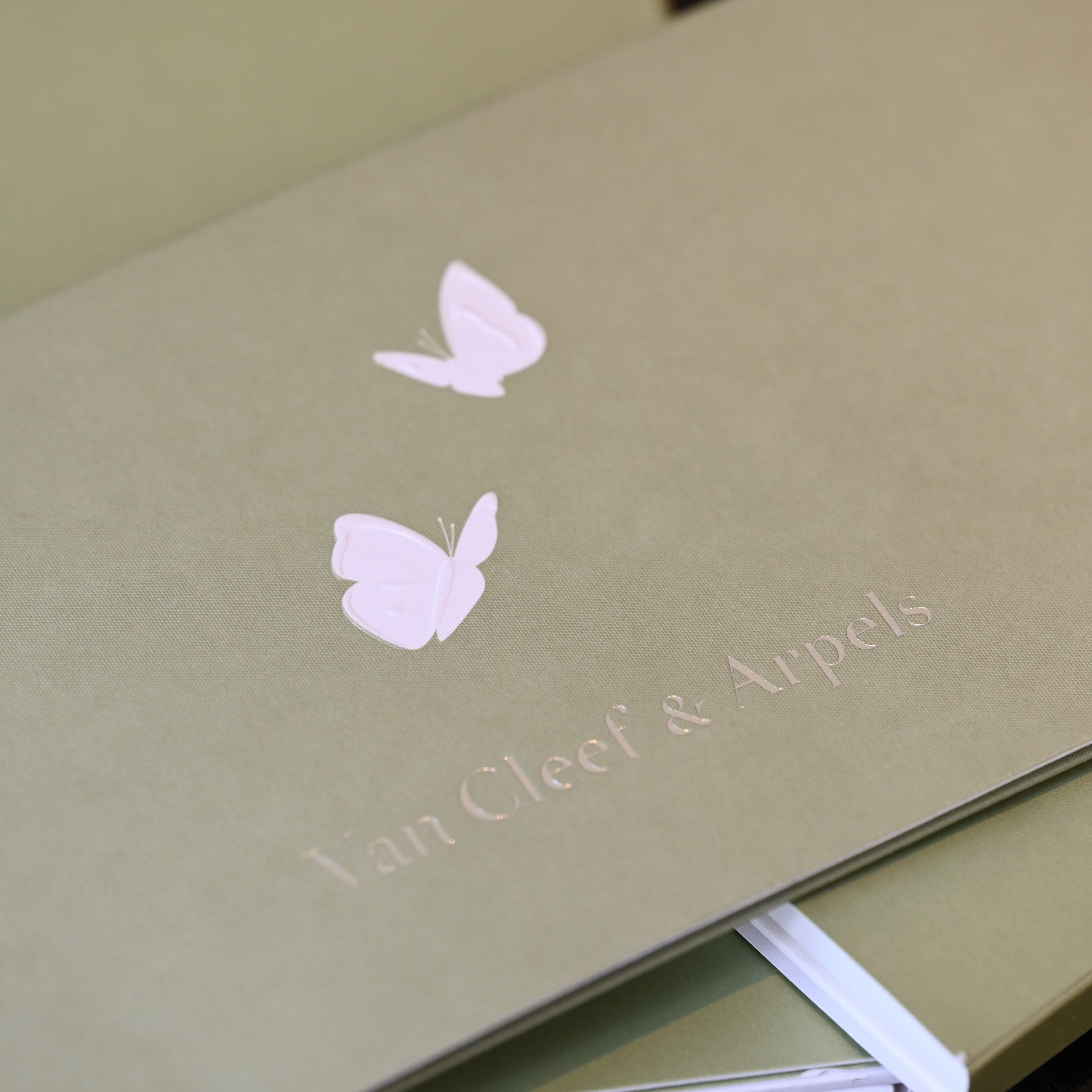 Van Cleef Sweet Alhambra Bracelet YG White Mother of Pearl - Leluxe Vintage Sdn. Bhd.