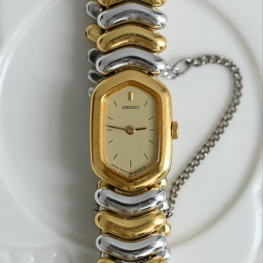 Seiko 2E20-5620 Watch