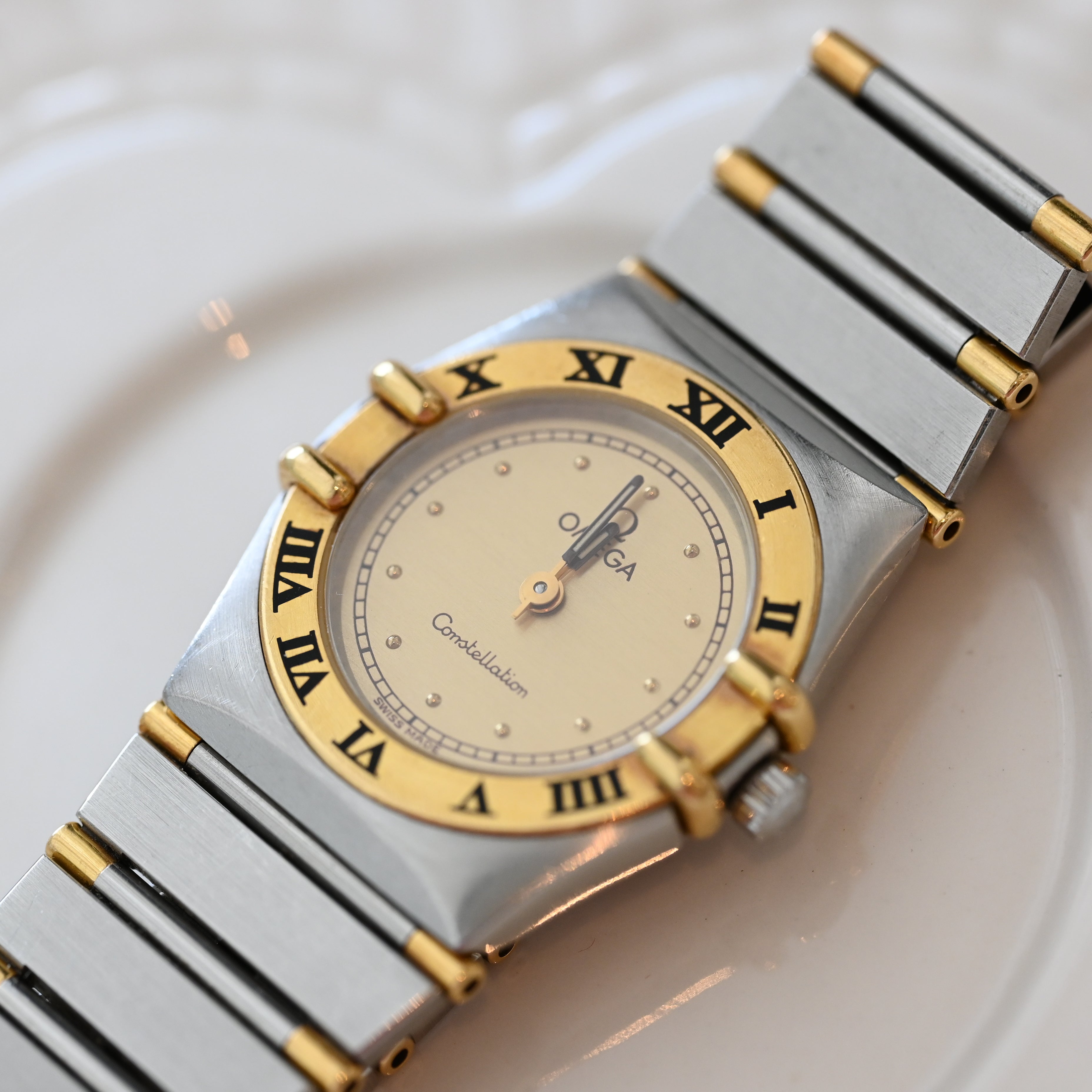 Omega Constellation Manhattan 1370.10 - Leluxe Vintage Sdn. Bhd.