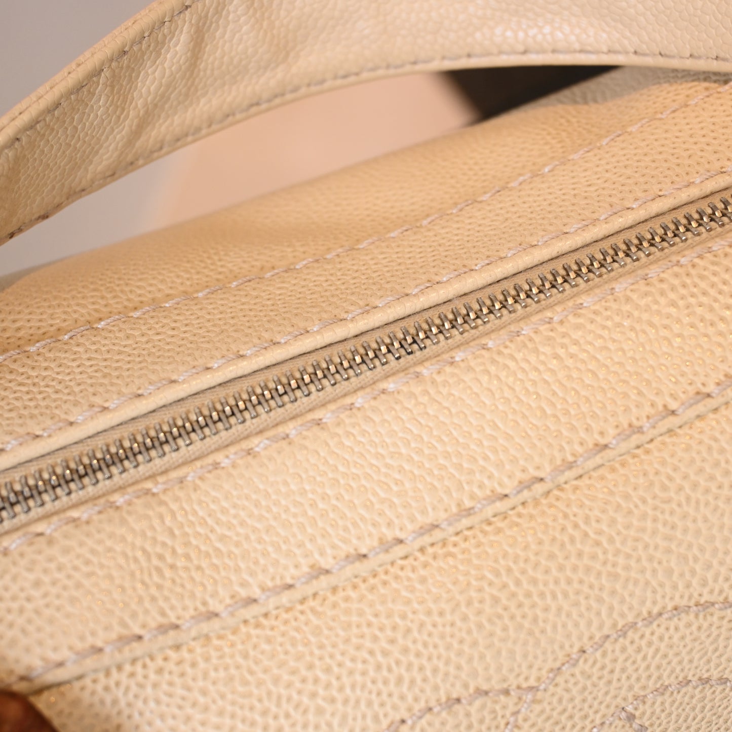 Chanel Caviar CC Hobo Wood Chain - Leluxe Vintage Sdn. Bhd.