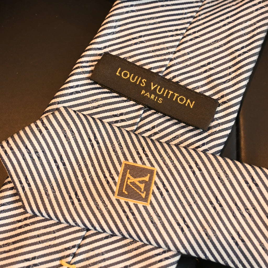 Louis Vuitton Silver Stripe Necktie in Silk