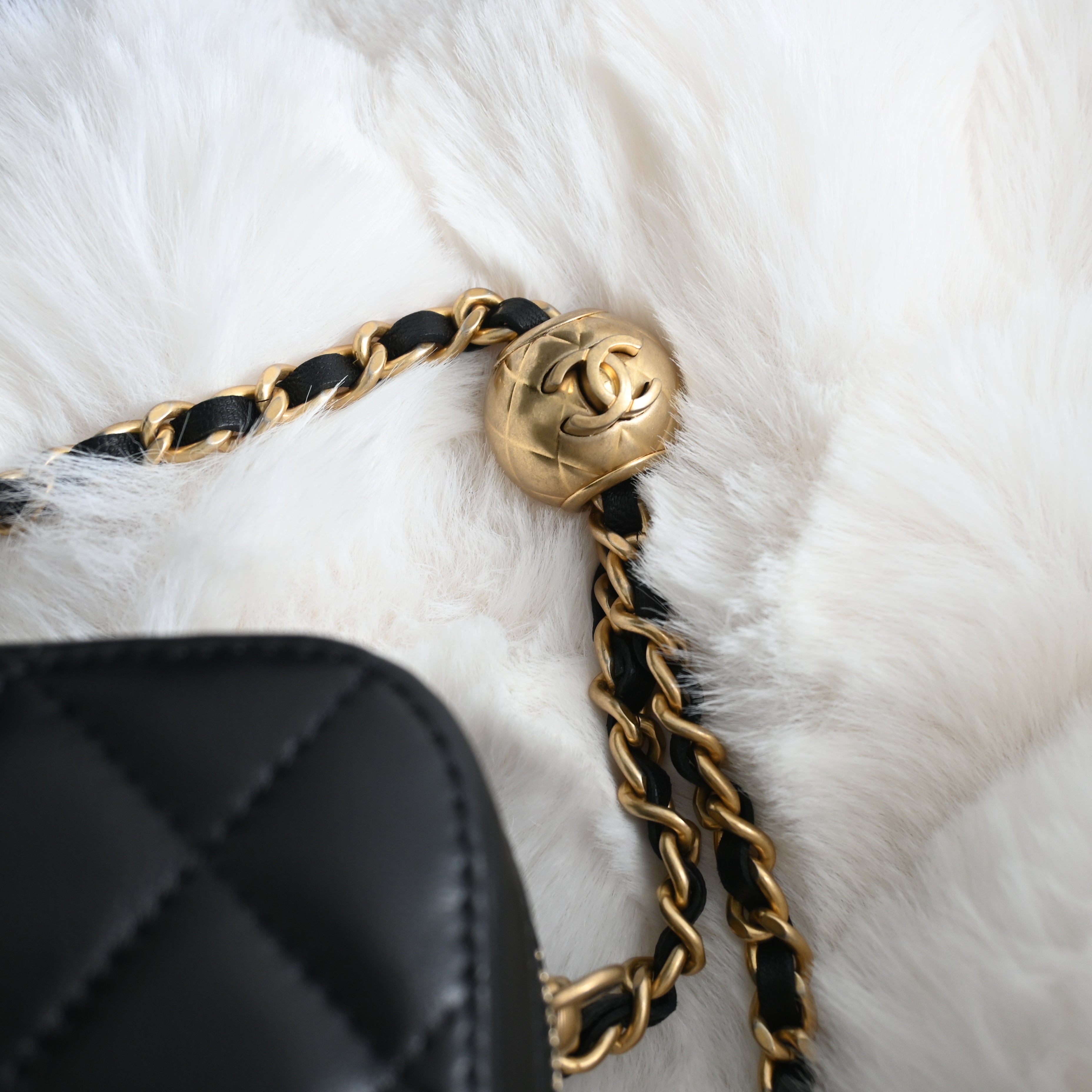 Chanel Vanity Pearl Crush Lambskin - Leluxe Vintage Sdn. Bhd.