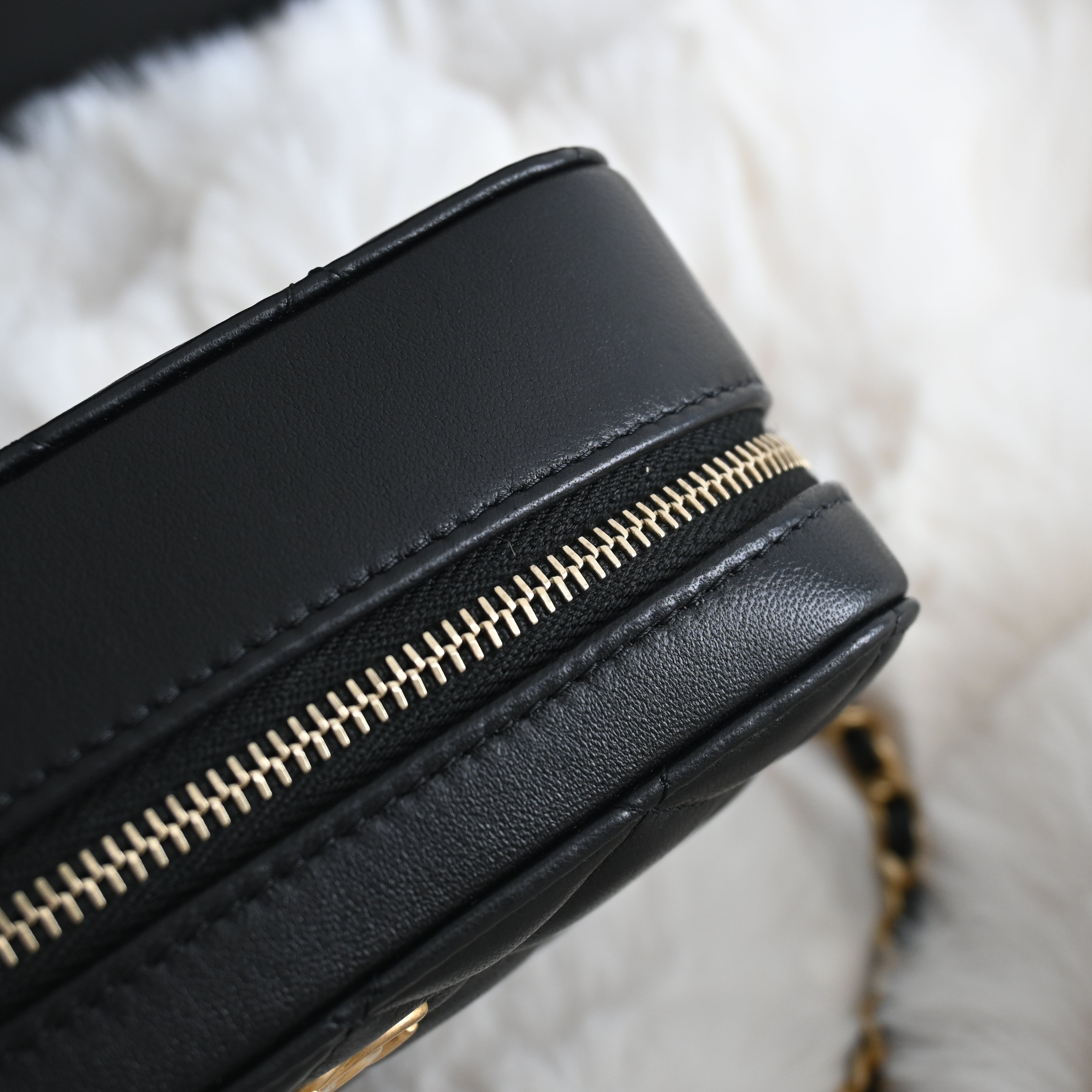 Chanel Vanity Pearl Crush Lambskin - Leluxe Vintage Sdn. Bhd.