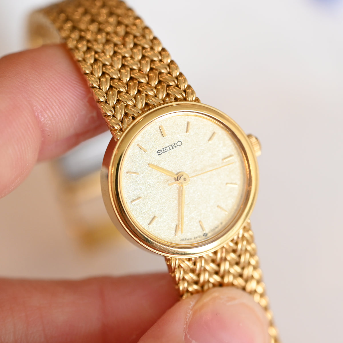 Seiko Frosted Gold Dial with Mesh Bracelet Watch 2P21-0B70