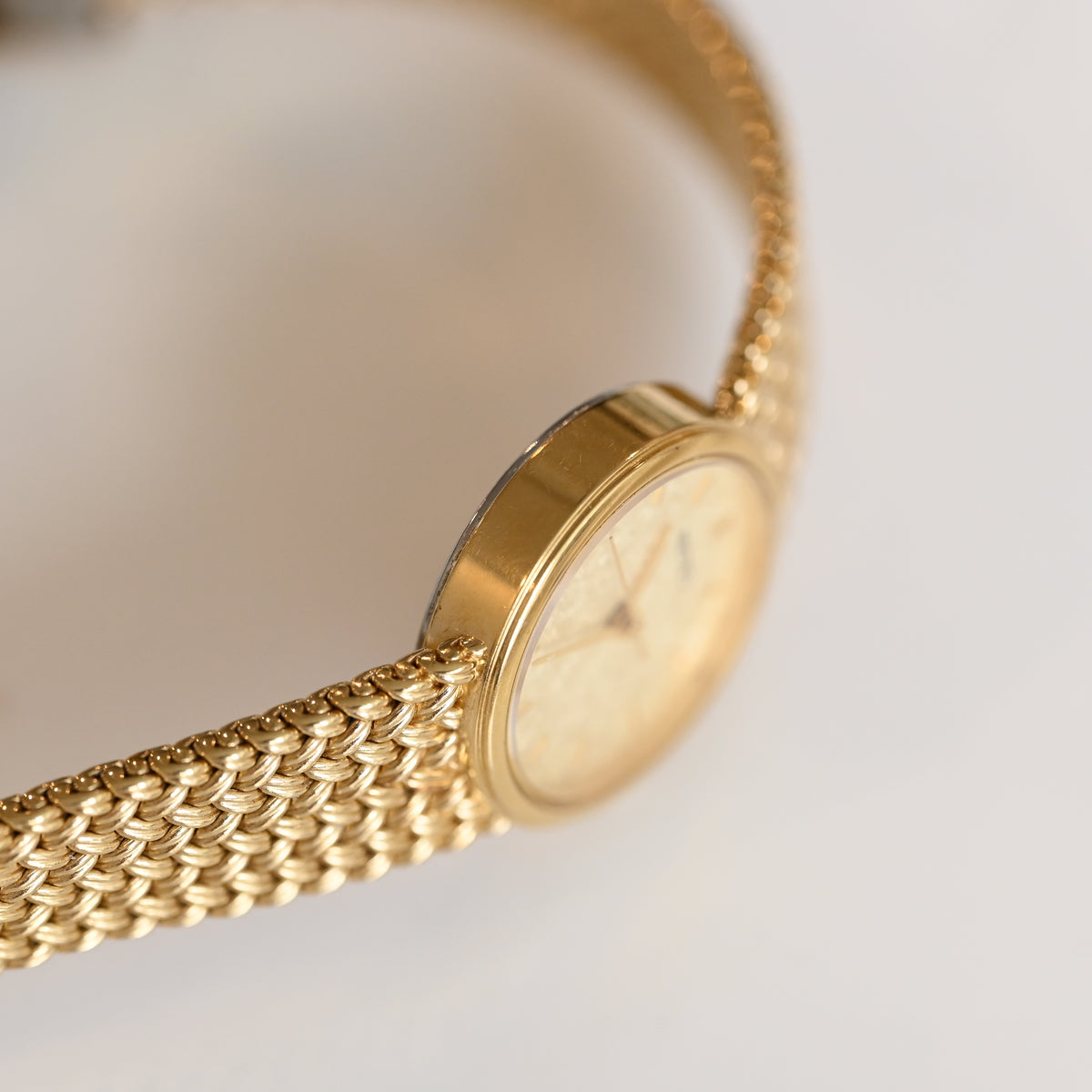 Seiko Frosted Gold Dial with Mesh Bracelet Watch 2P21-0B70