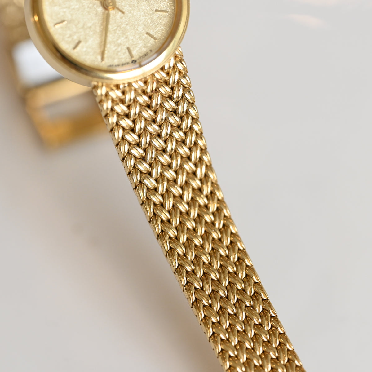 Seiko Frosted Gold Dial with Mesh Bracelet Watch 2P21-0B70