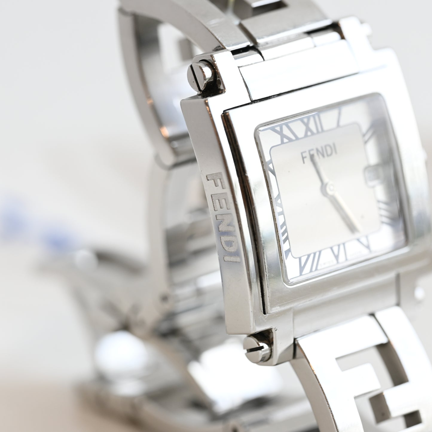 Fendi Quadro 071-6000G-579 Watch