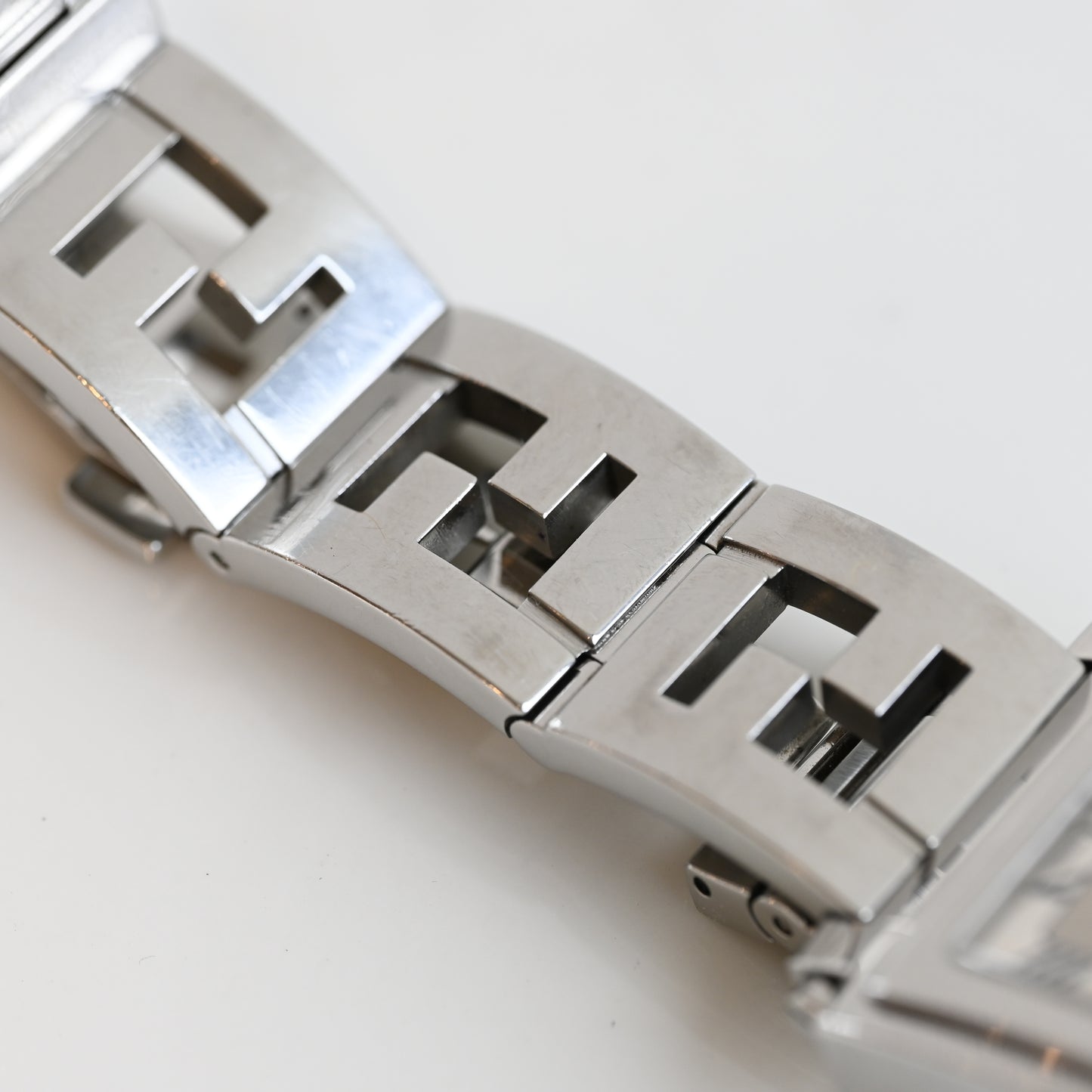 Fendi Quadro 071-6000G-579 Watch