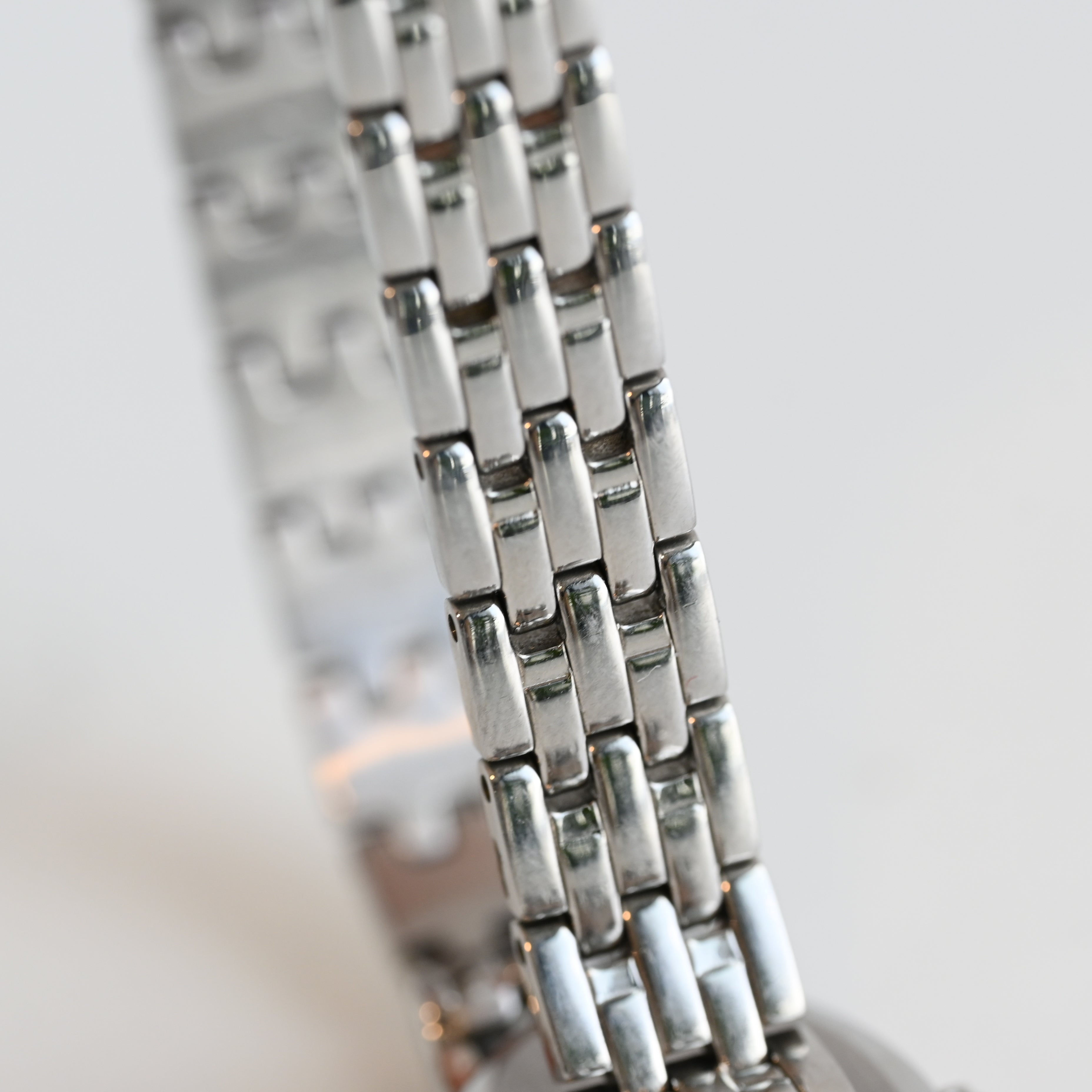 Seiko V117-0CR0 Solar Watch - Leluxe Vintage Sdn. Bhd.