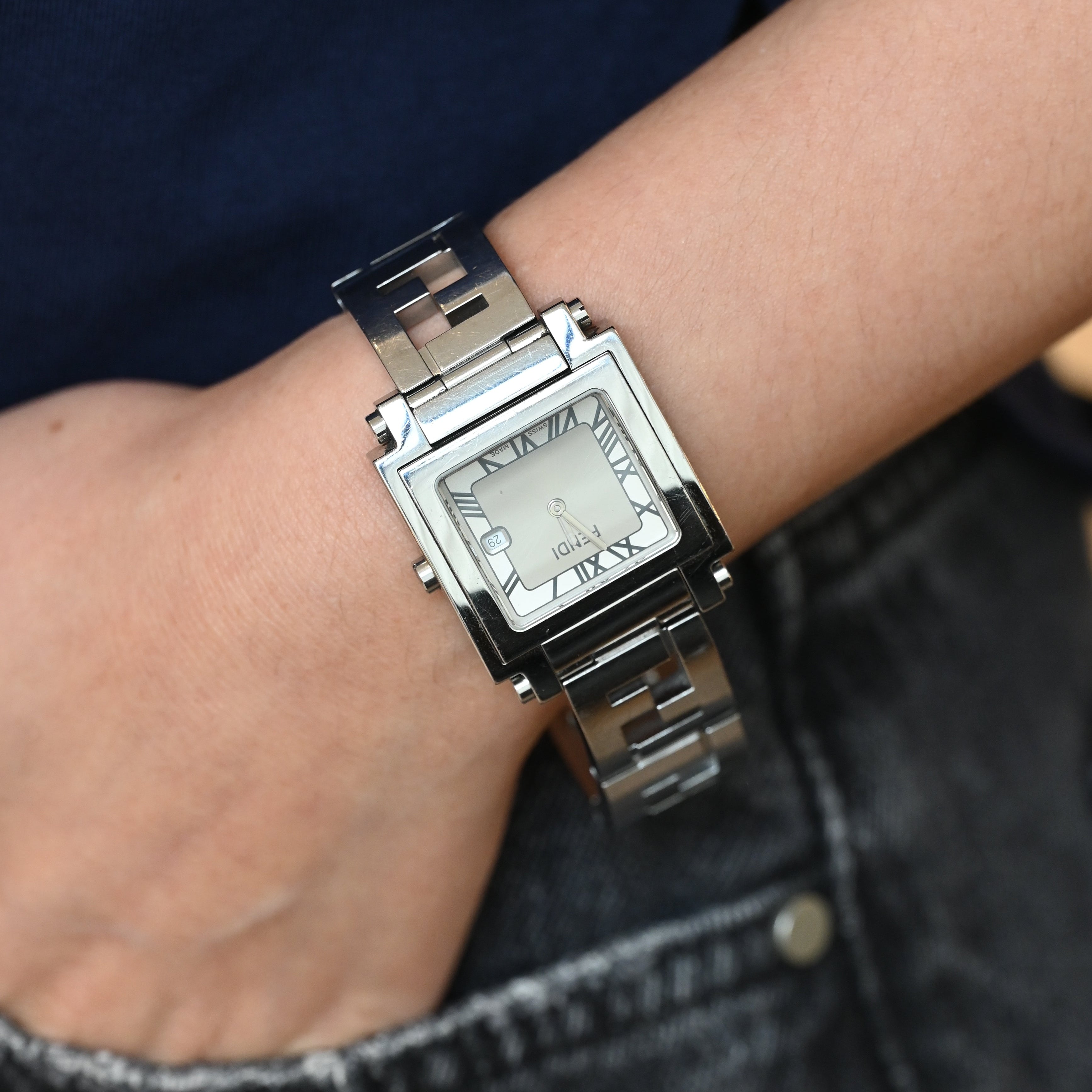 Fendi Quadro 071-6000G-579 Watch - Leluxe Vintage Sdn. Bhd.