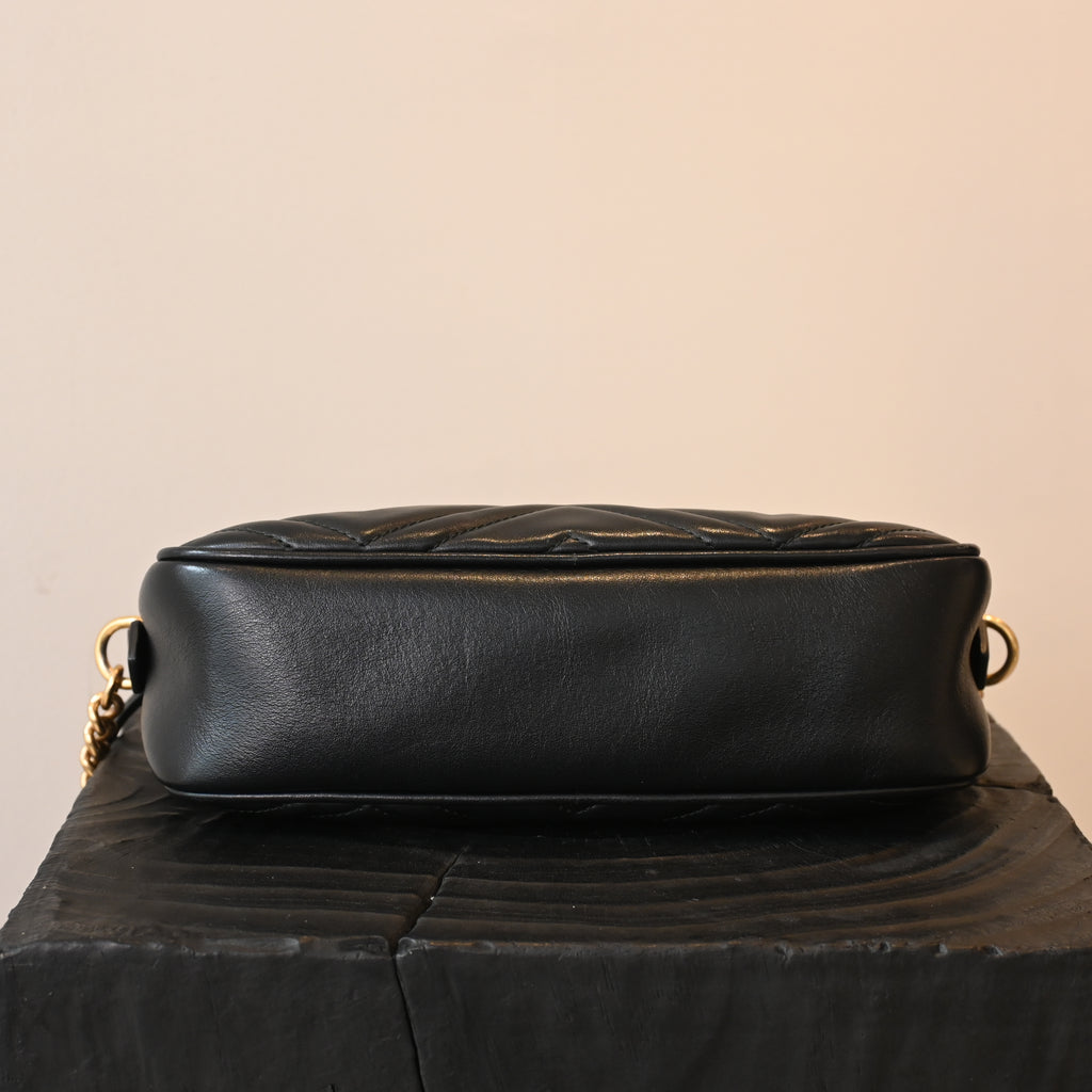 Gucci GG Marmont Small Matelassé Crossbody Camera Bag