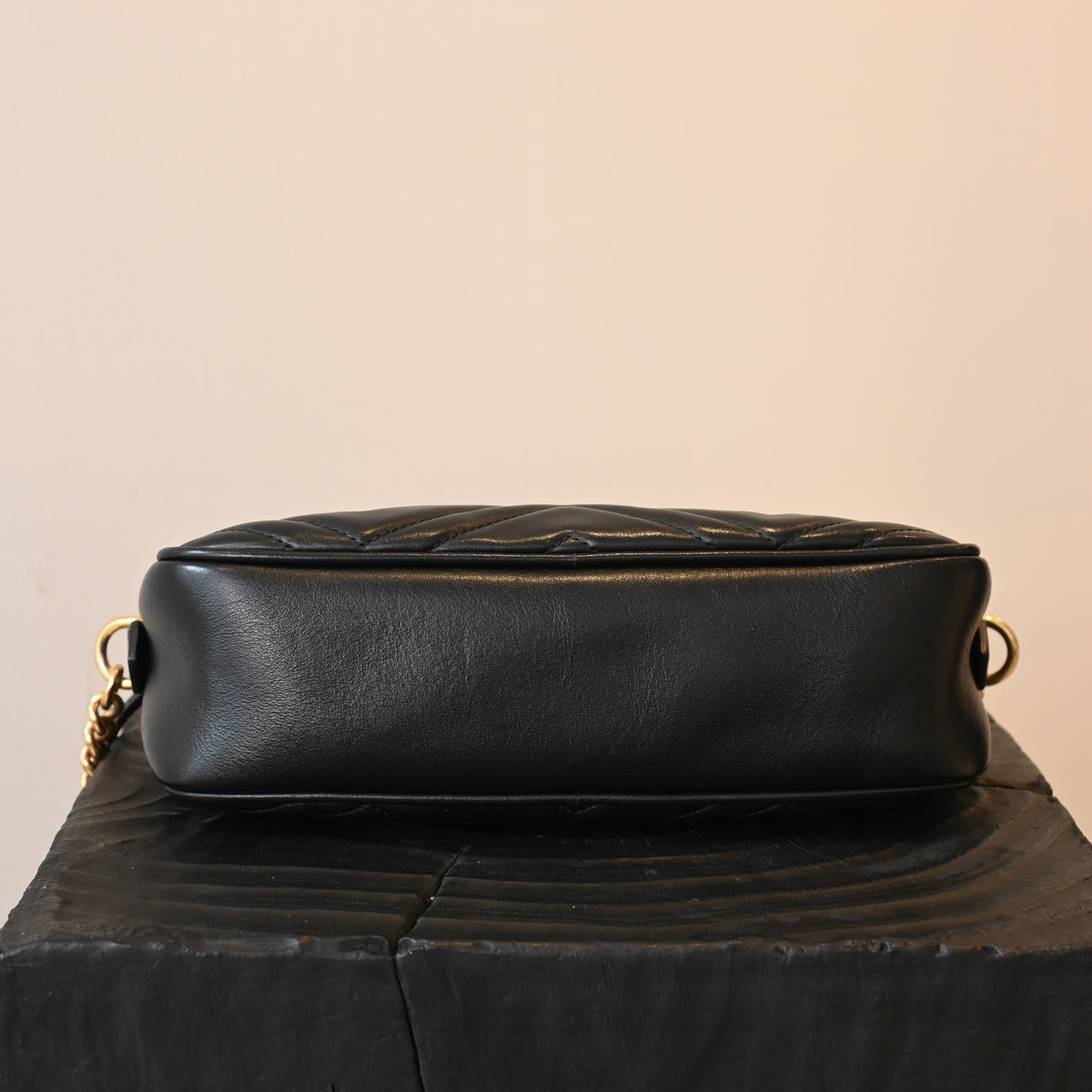 Gucci GG Marmont Small Matelassé Crossbody Camera Bag
