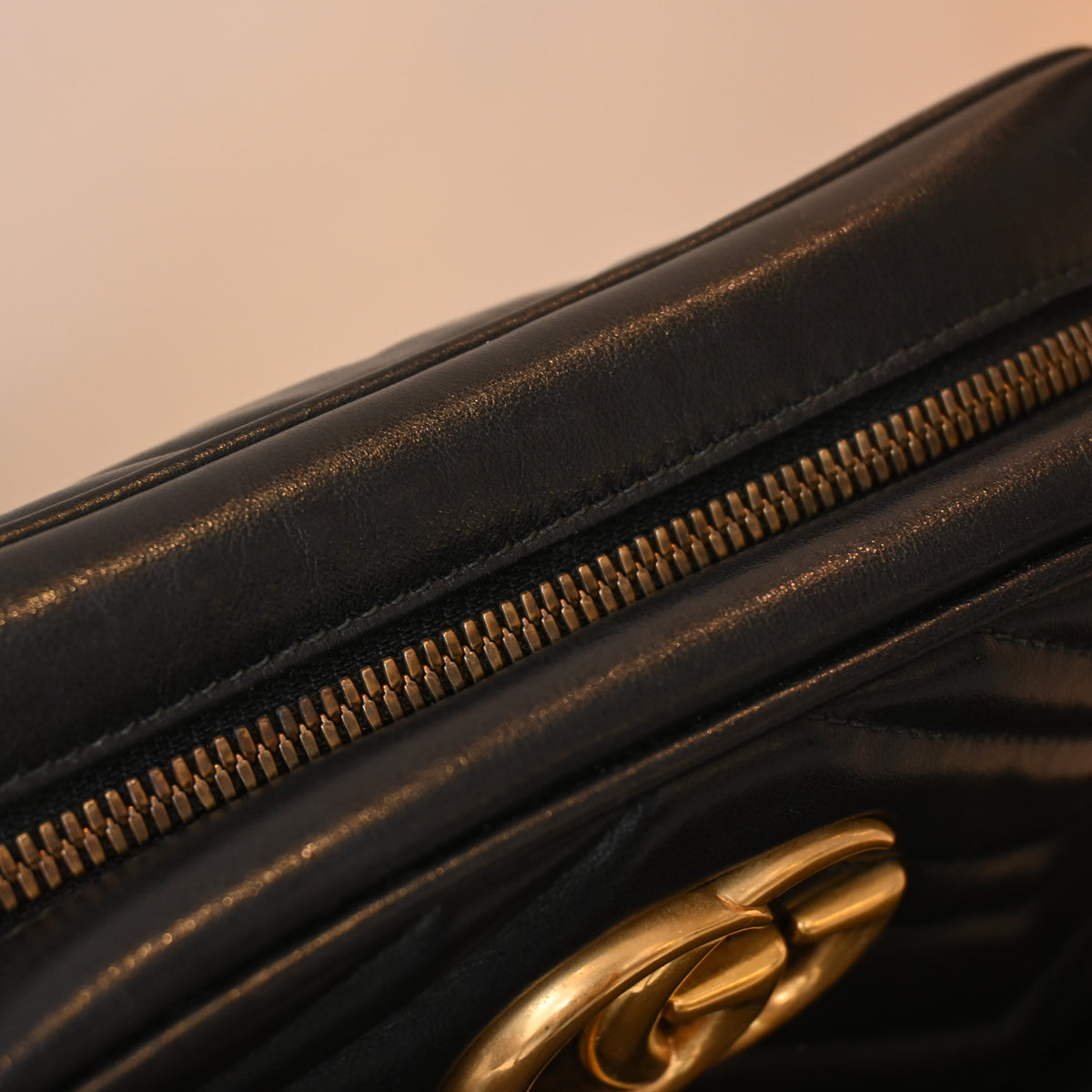 Gucci GG Marmont Small Matelassé Crossbody Camera Bag