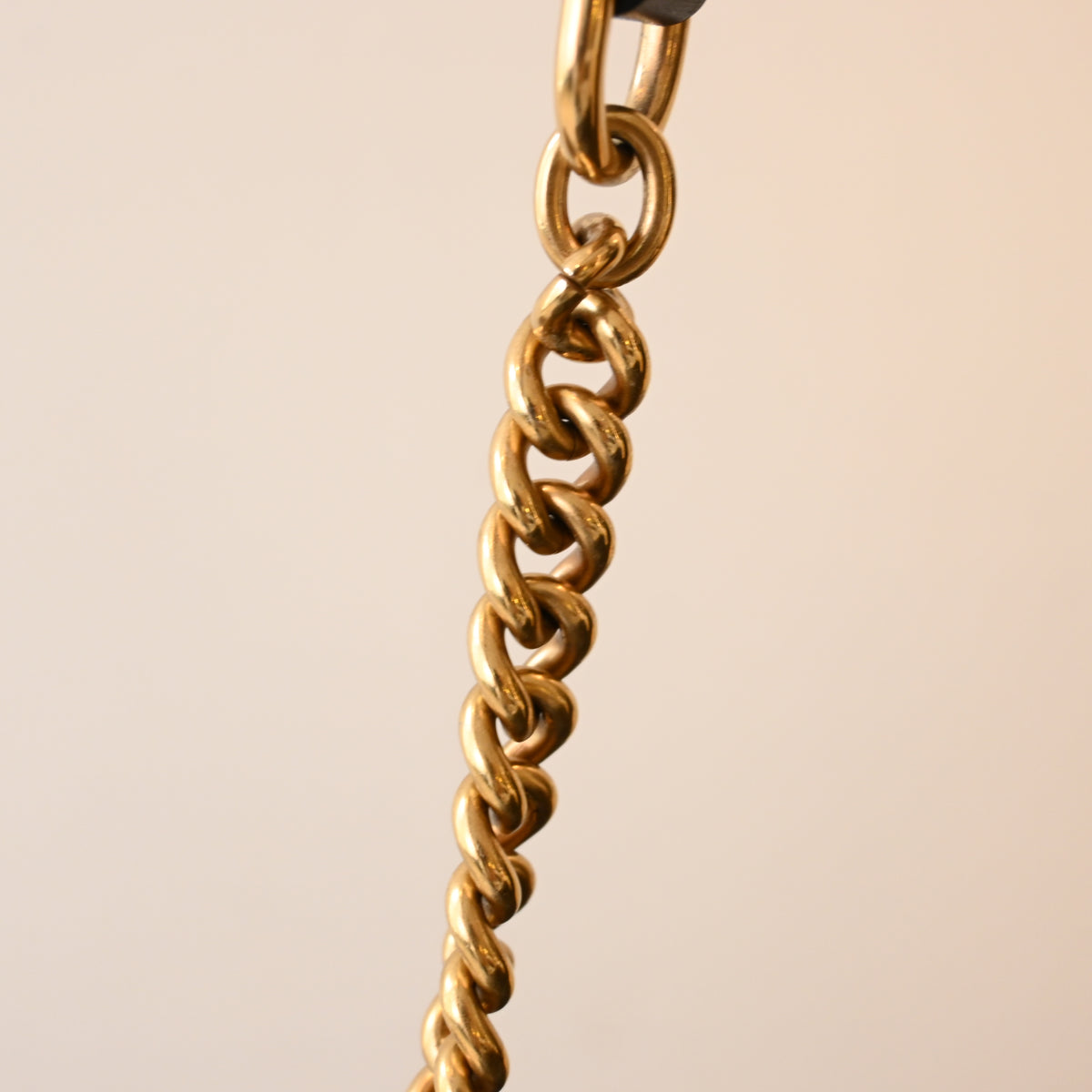 Gucci GG Marmont Small Matelassé Crossbody Camera Bag