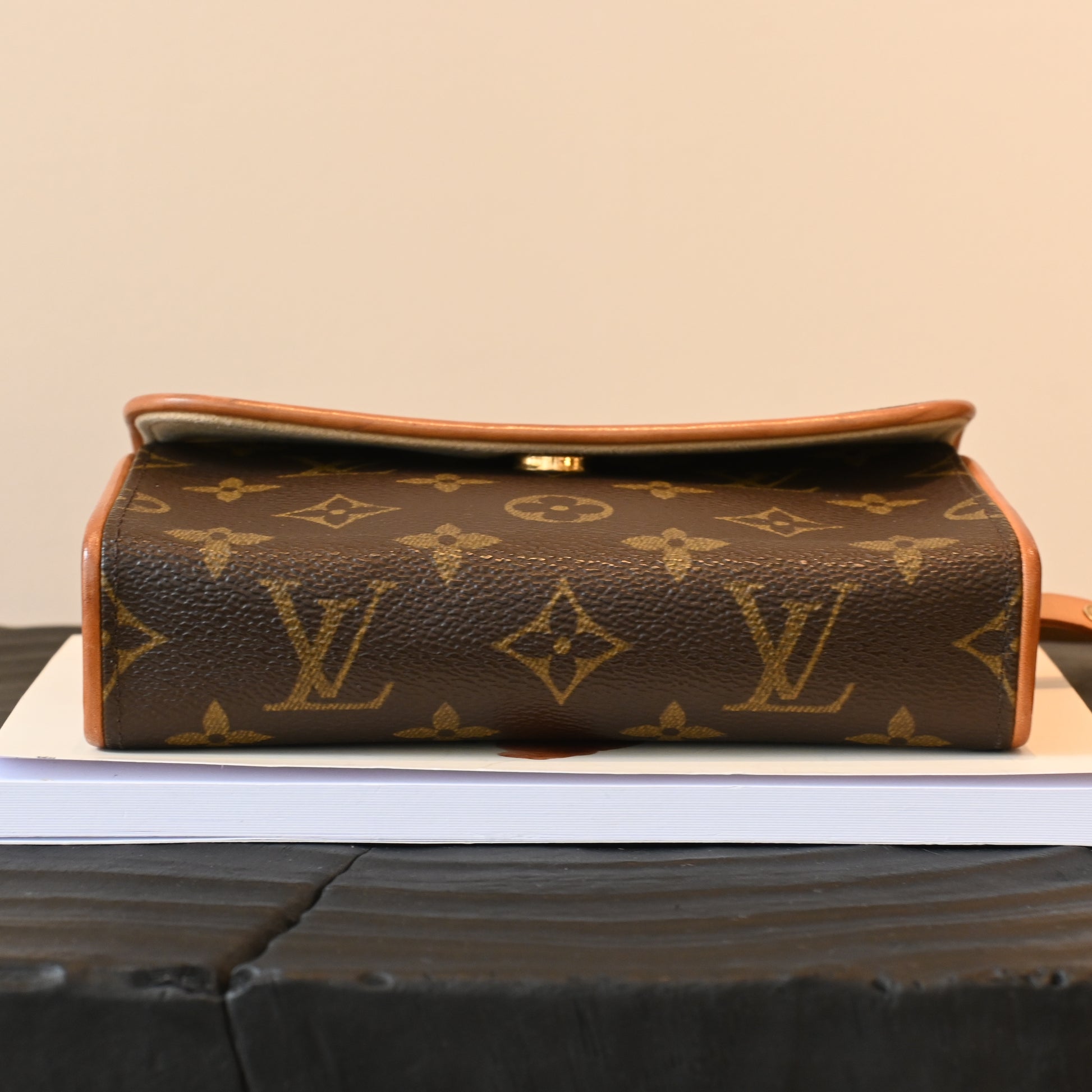 Louis Vuitton Pochette Florentine PM - Leluxe Vintage Sdn. Bhd.