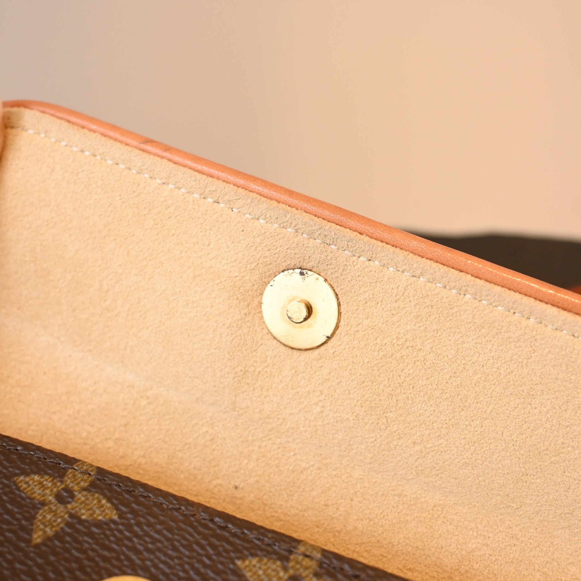 Louis Vuitton Pochette Florentine PM - Leluxe Vintage Sdn. Bhd.