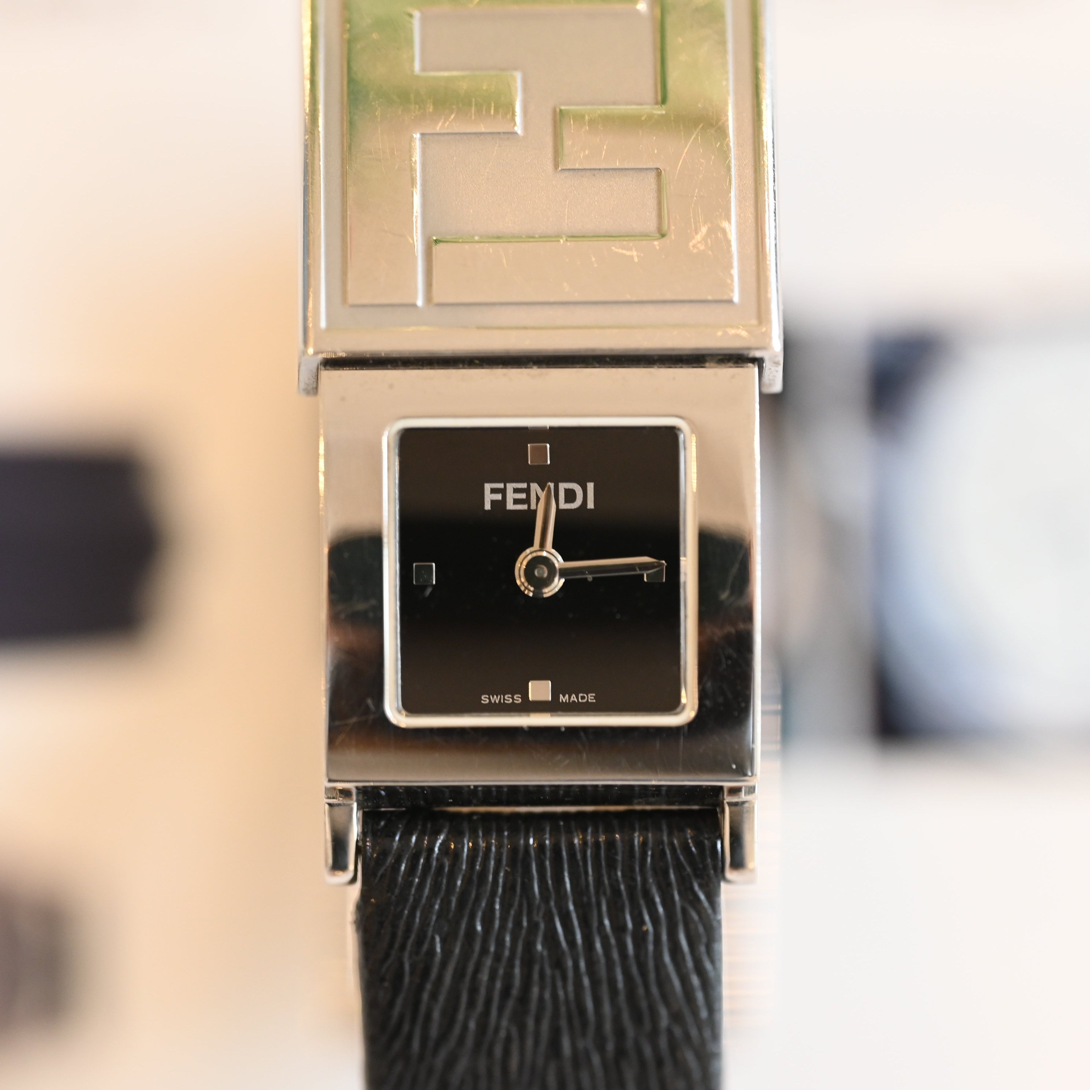 Fendi Orologi 5400L - Leluxe Vintage Sdn. Bhd.