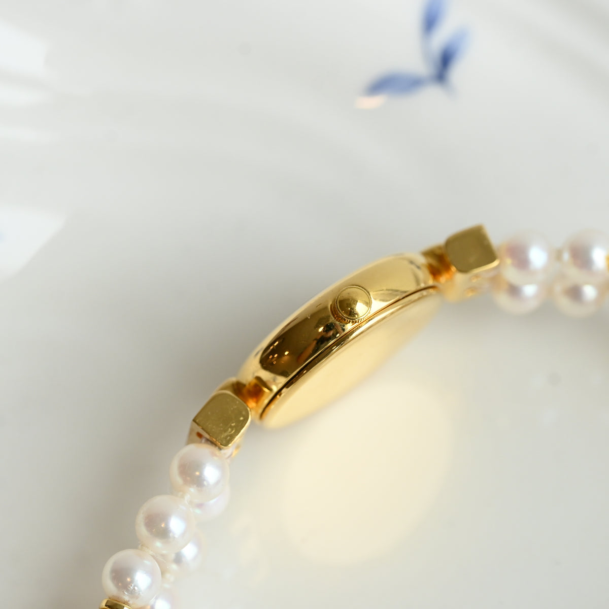 Mikimoto Double Pearl Bracelet JAL Watch Ref. 4N20-0941