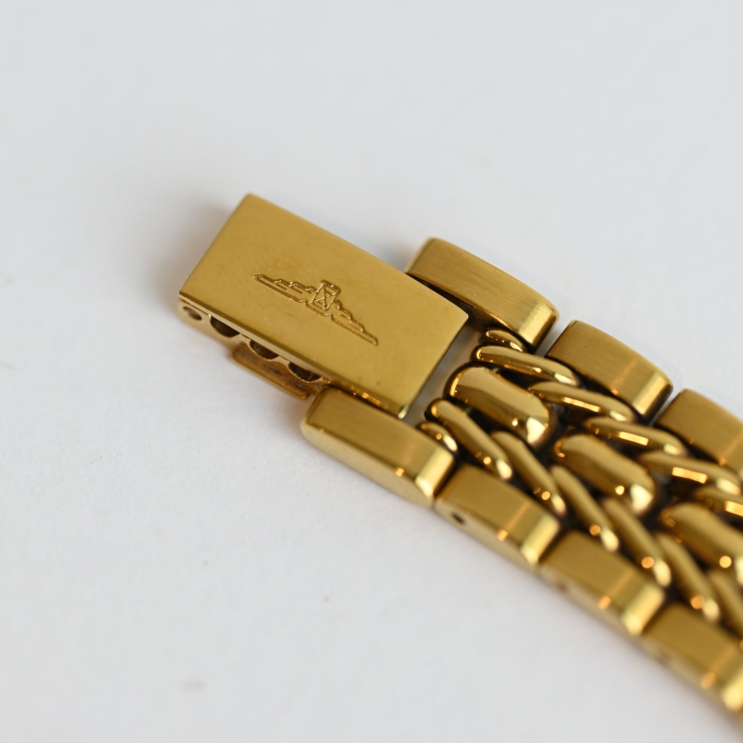 Longines L6.204.2 Oval Bracelet Watch - Leluxe Vintage Sdn. Bhd.