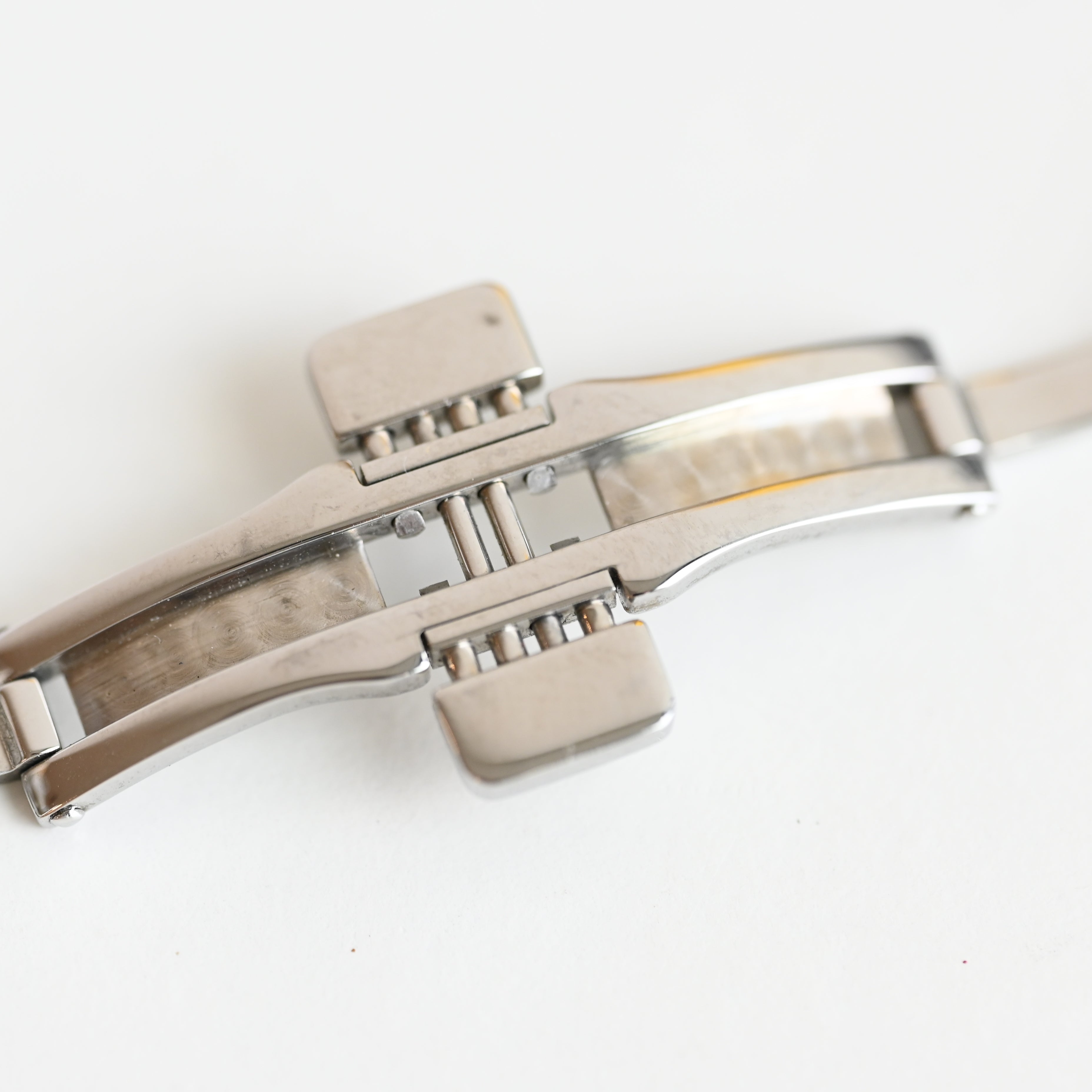 Fendi 002-7600L-966 Watch - Leluxe Vintage Sdn. Bhd.