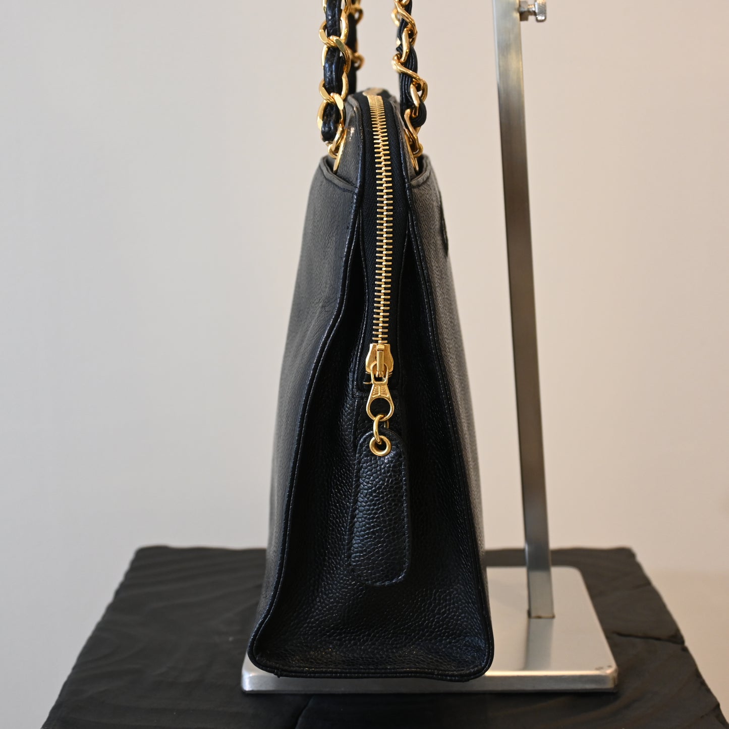 Chanel Logo Caviar Skin Mini Chain Tote - Leluxe Vintage Sdn. Bhd.