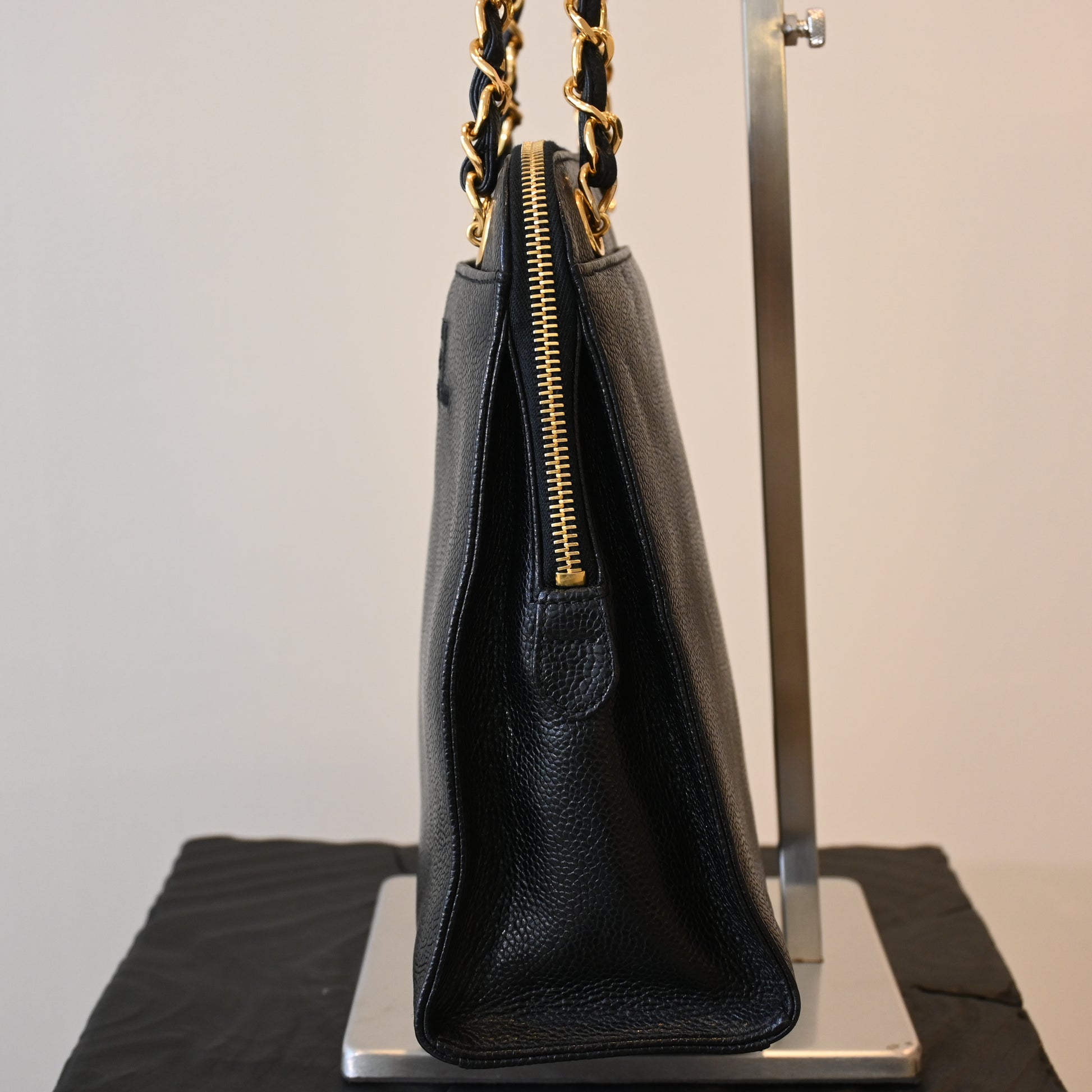 Chanel Logo Caviar Skin Mini Chain Tote - Leluxe Vintage Sdn. Bhd.