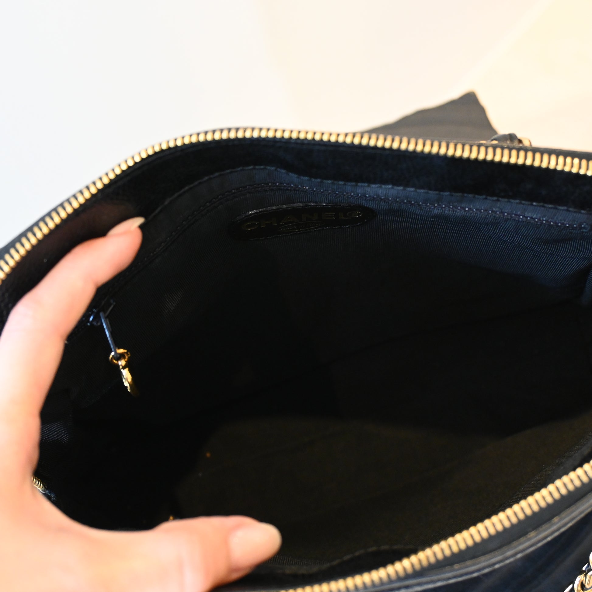 Chanel Logo Caviar Skin Mini Chain Tote - Leluxe Vintage Sdn. Bhd.